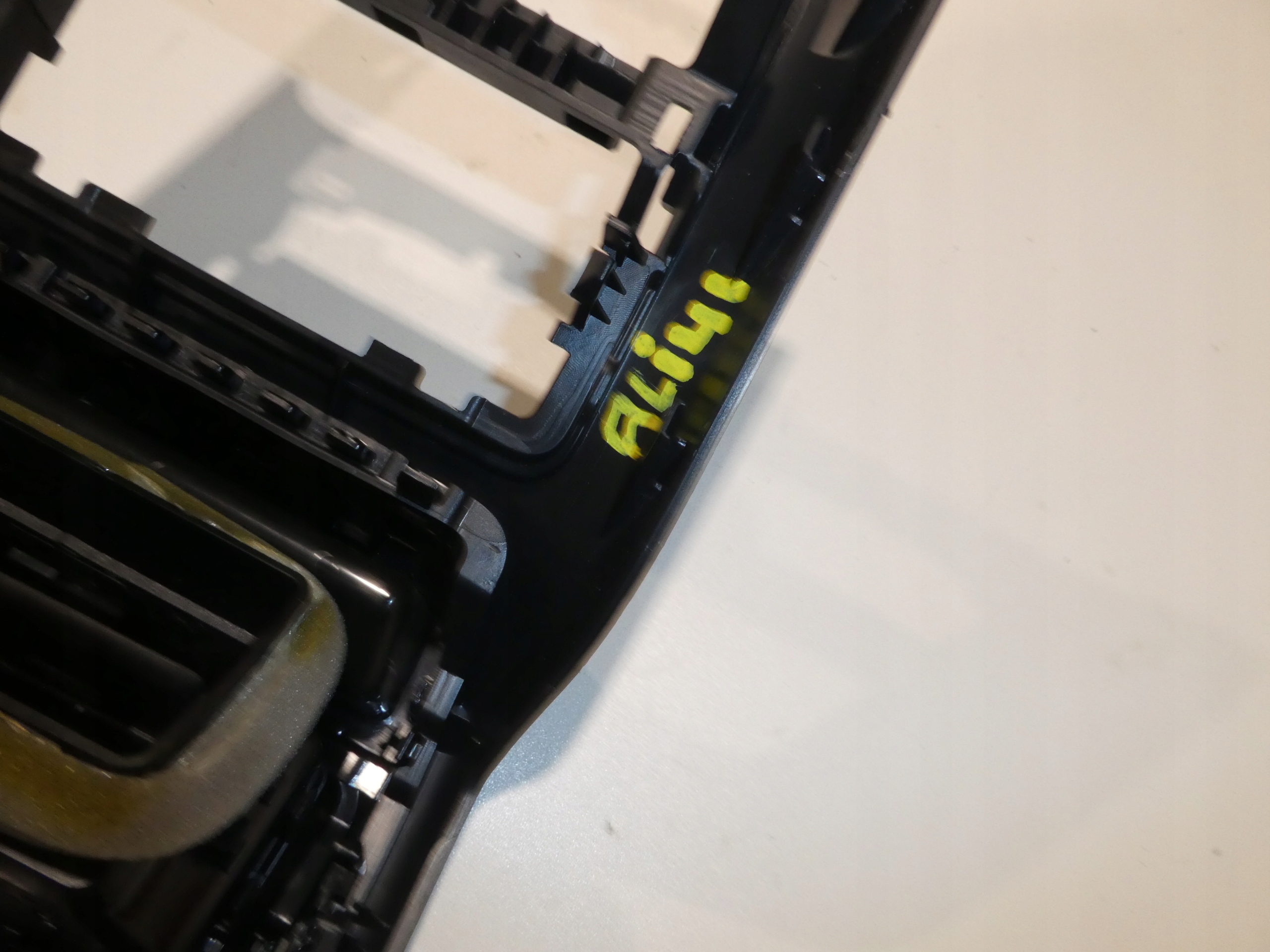 RÁM PANEL obal TUNELU SKODA SUPERB III 3 3V0857289A