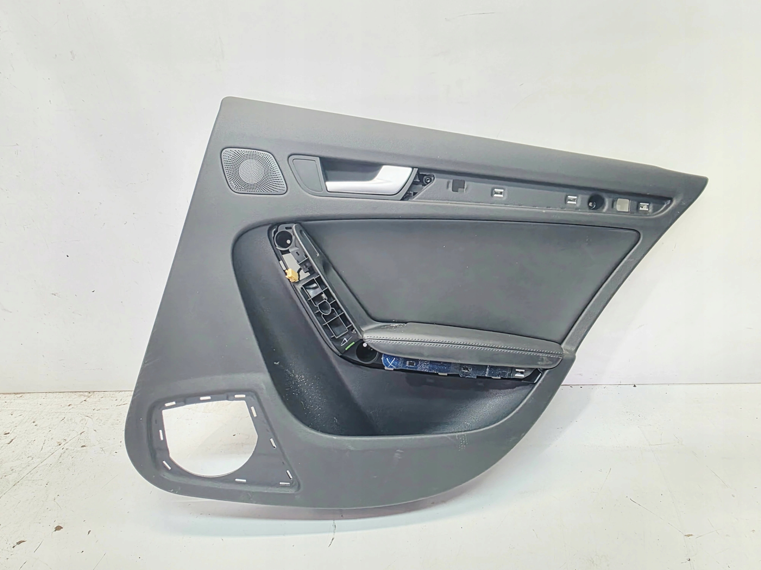 side door right rear part AUDI A4 B8 8K0867306 1/26 leather