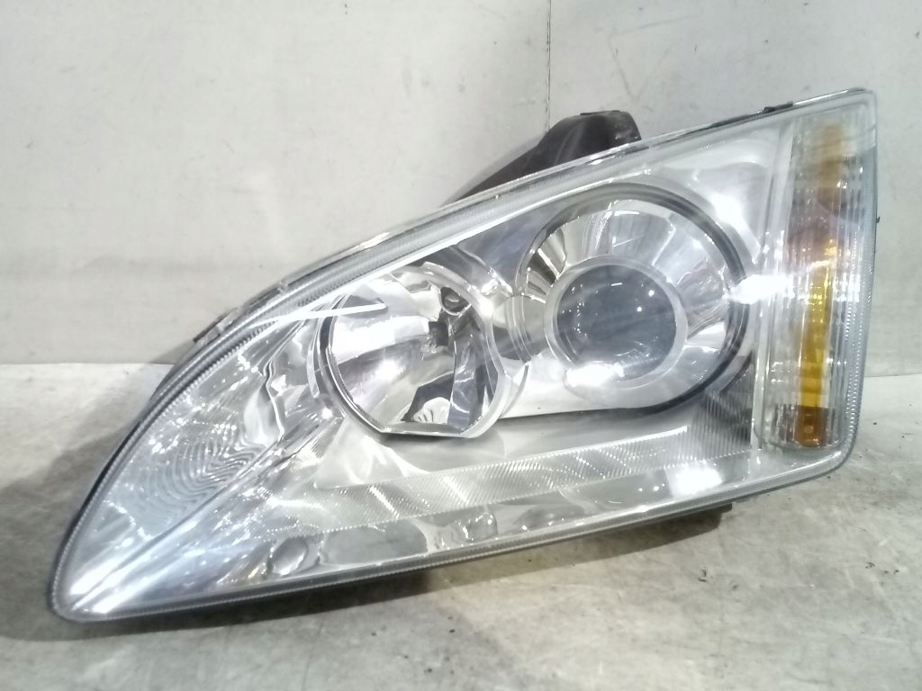 Ford Focus MK2 light left front xenon ksenon