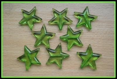 Gwiazdki Plastik Zielone 30MM 6SZT