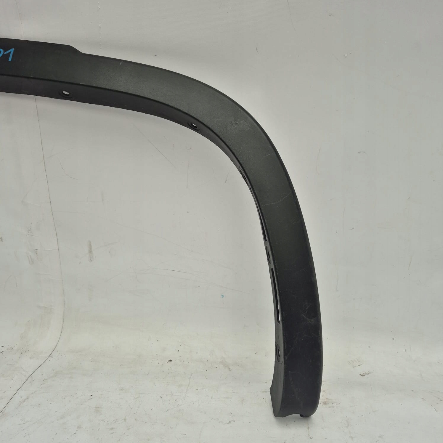 VW AMAROK II 2 22-> moulding cap right front