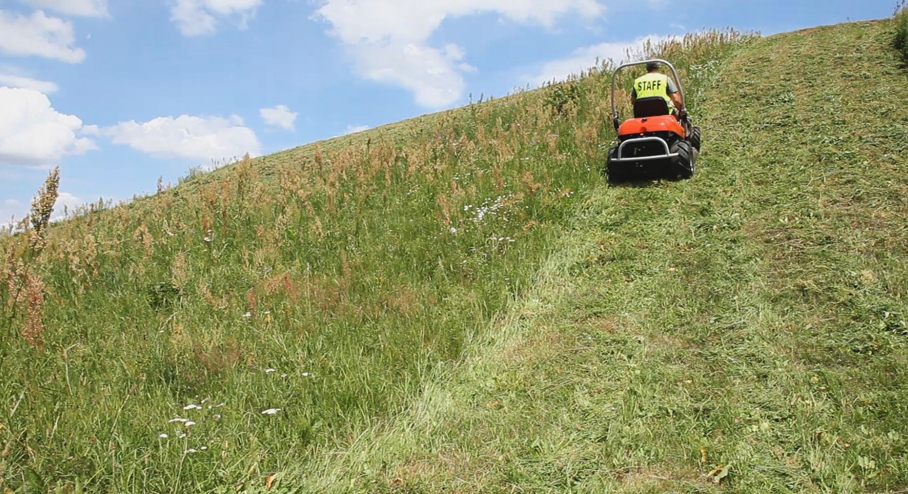 KOSIARKA TRAKTOREK APACHE 92 4X4 Oleo-Mac Marka Oleo-Mac