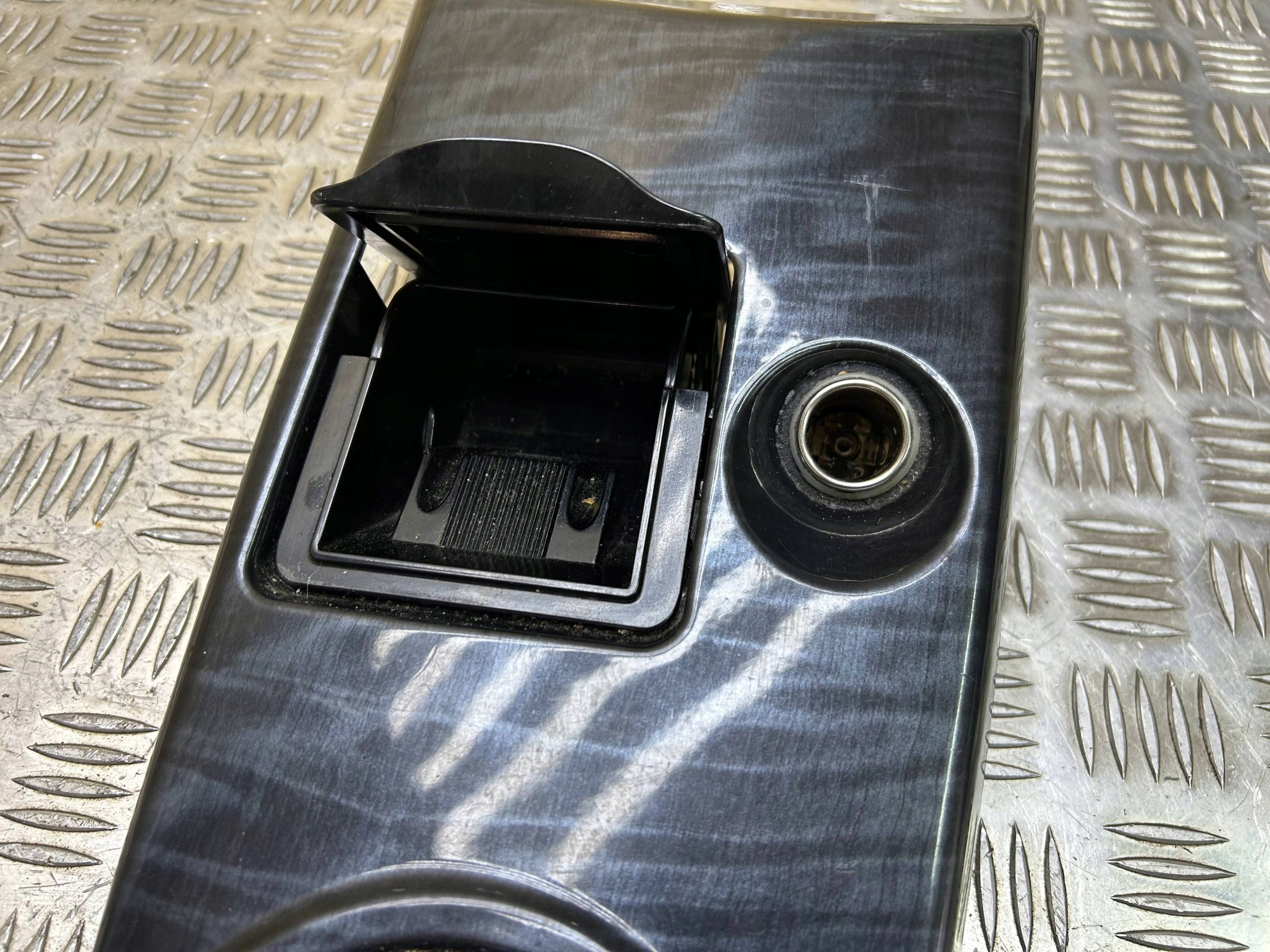 Tunel central Mitsubishi Lancer VII MR532835