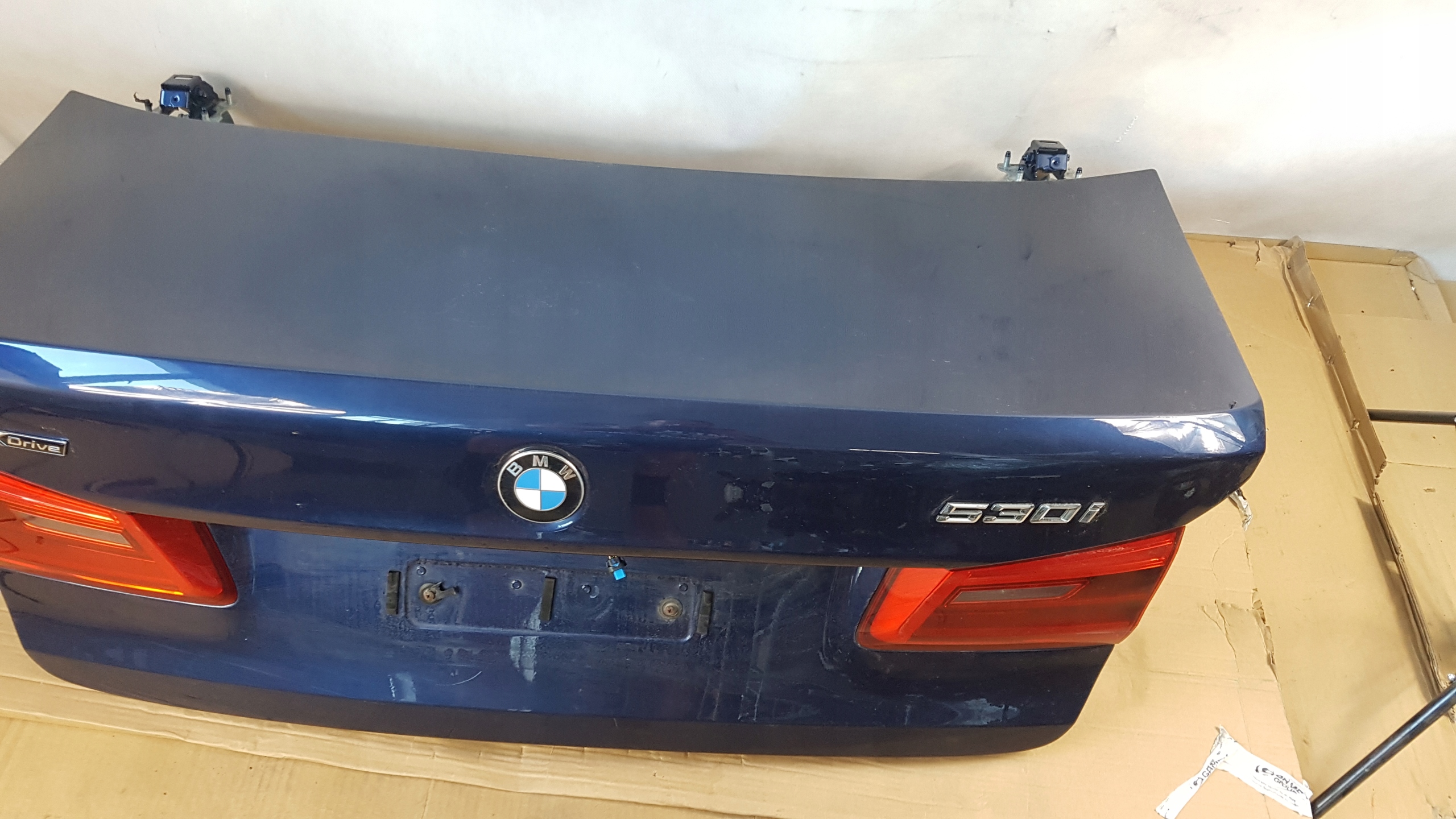 KLAPA TYŁ BMW G30 C10 Producent części BMW OE