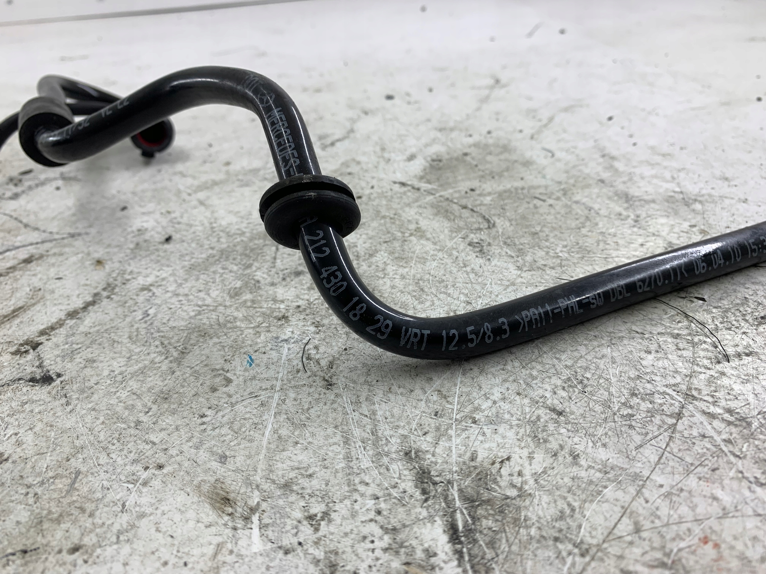 MERCEDES W212 E350 3.0 CDI fuel line A2124301829
