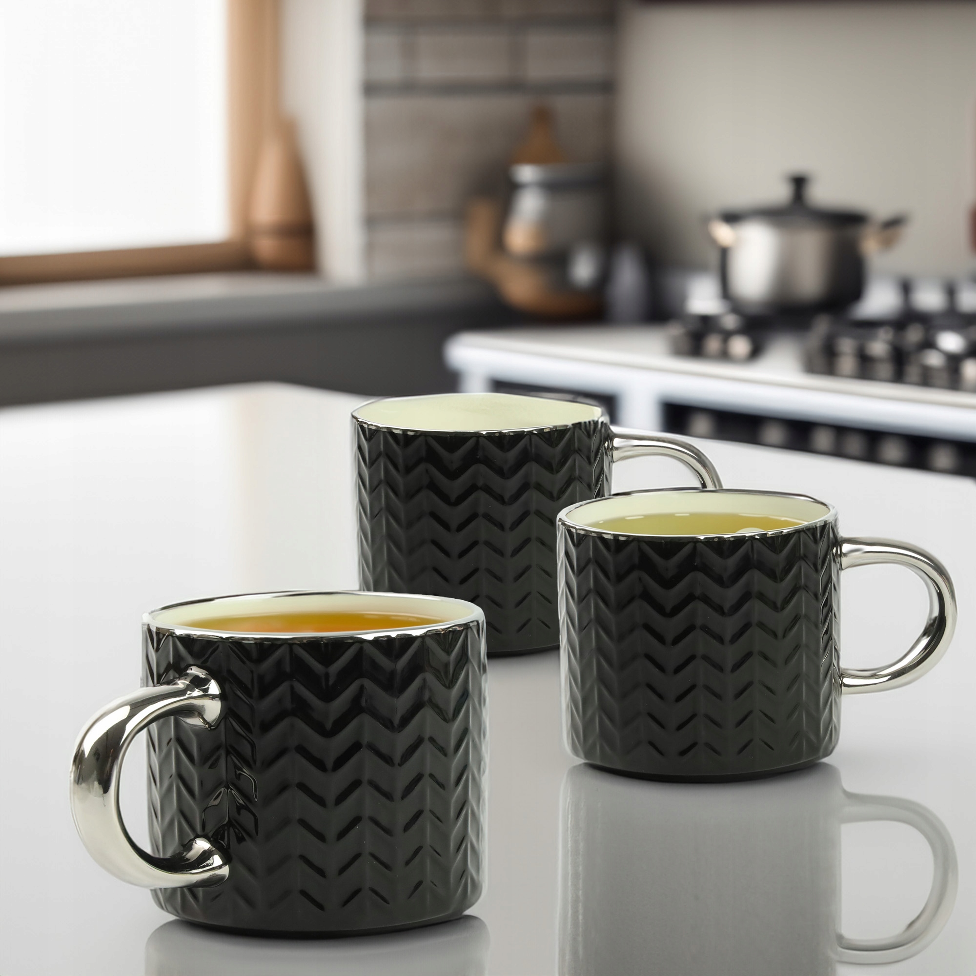 KUBEK PORCELANOWY DO KAWY HERBATY WZÓR SWETEREK 470ML ZE SREBRNYM UCHEM