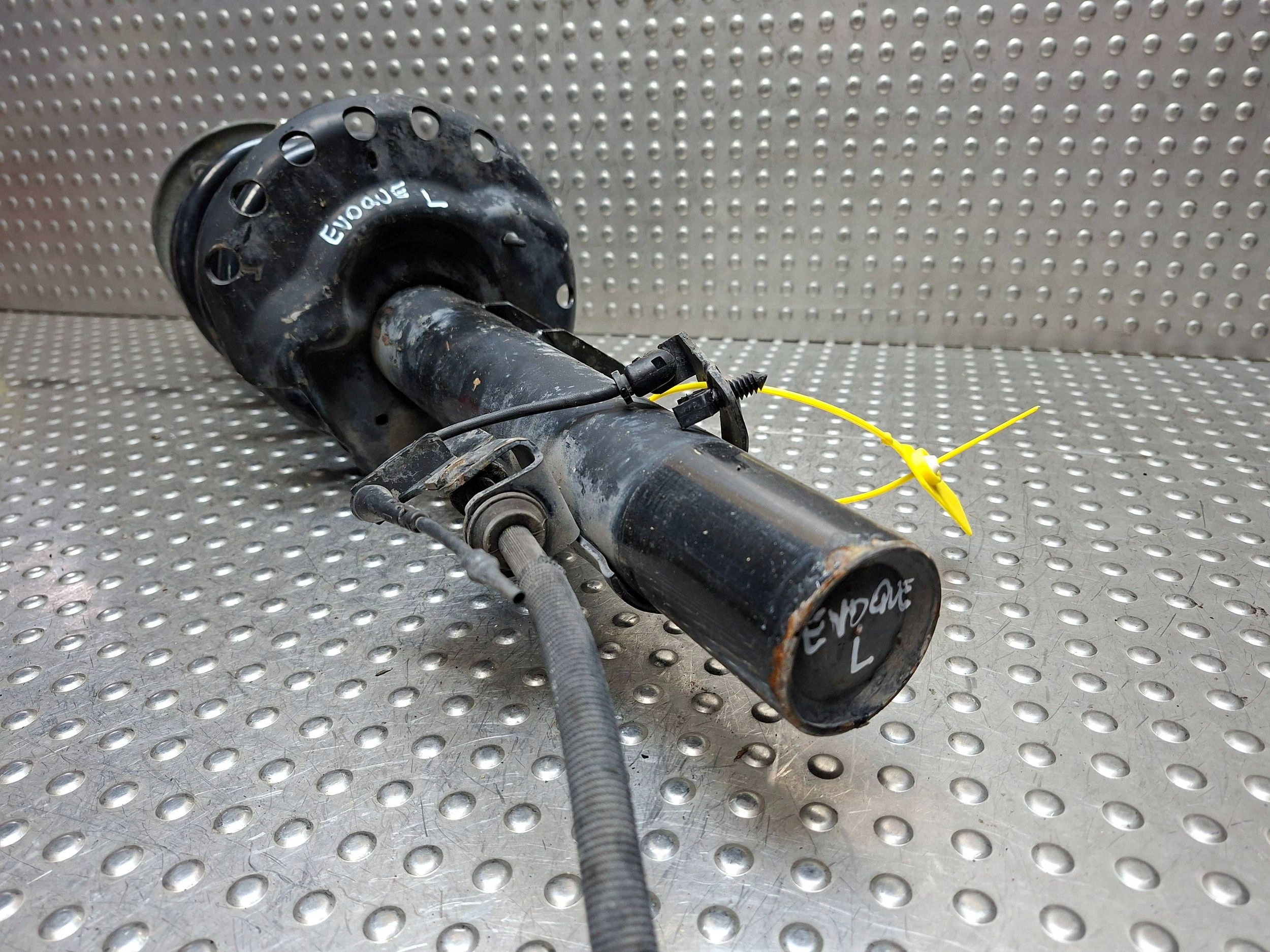 shock absorber left front RANGE ROVER EVOQUE and LIFT 16-19 GJ32-18K001-AA