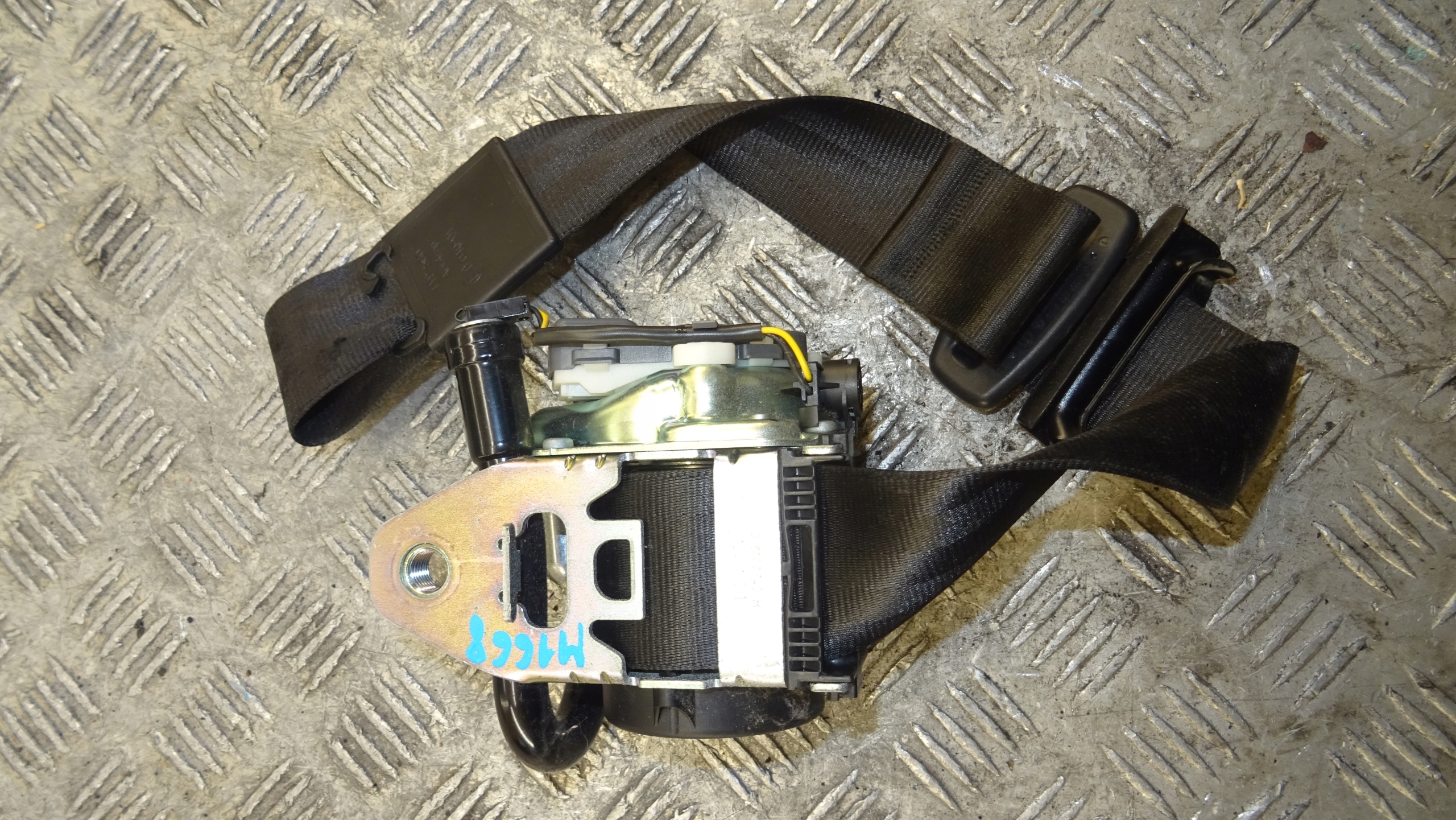 tension belt left front AUDI A3 8P CABRIO 8P7857705E