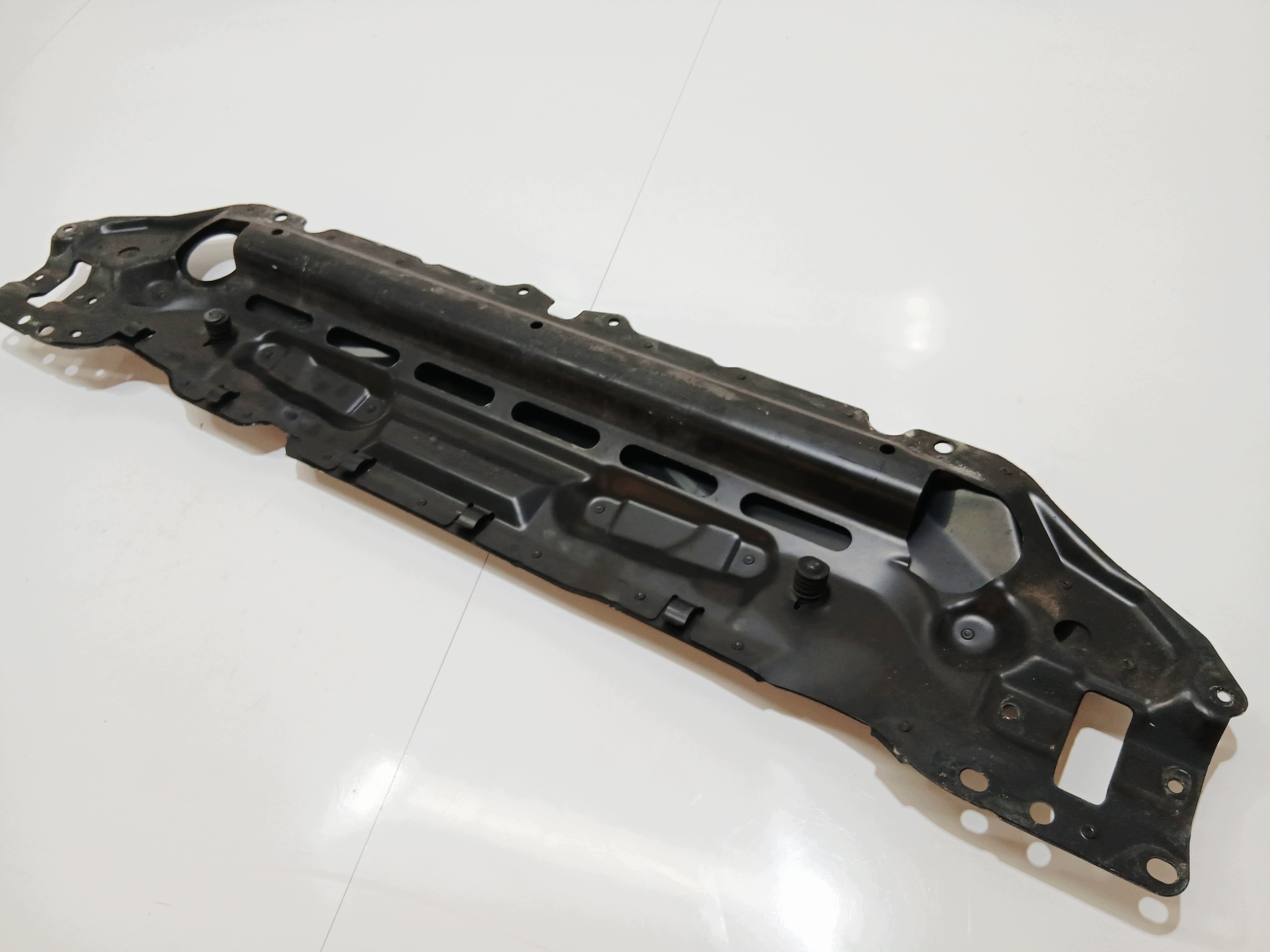 plaques, supports avant BMW E60 E61 7033741