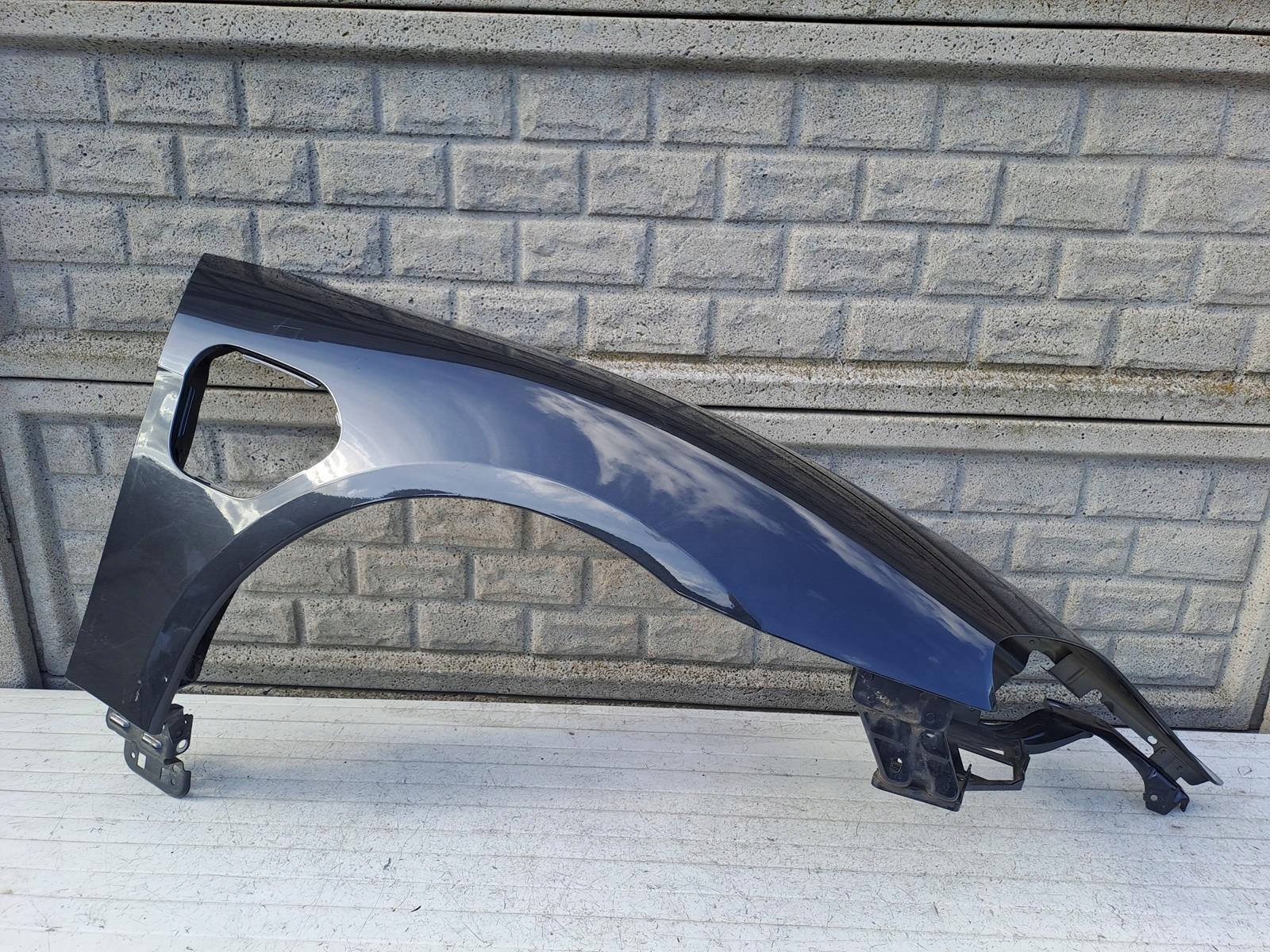 PORSCHE TAYCAN 9J1 9 J BŁOTNIK PRZEDNI PRAWY