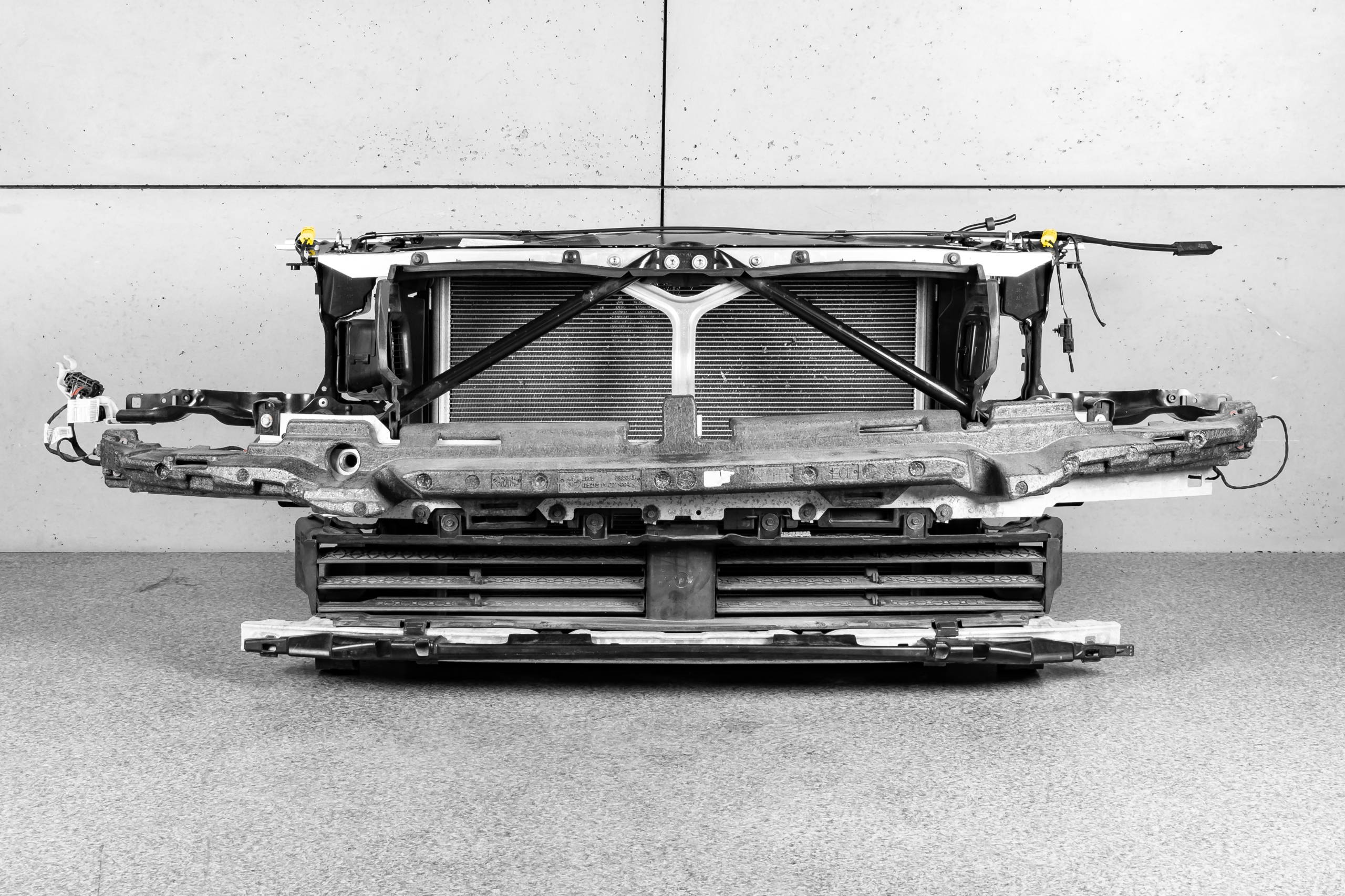 BMW 5 G30 G31 WZMOCNIENIE CZOŁOWE PAS PRZEDNI CHŁODNICE BENZYNA DEMONTAŻ