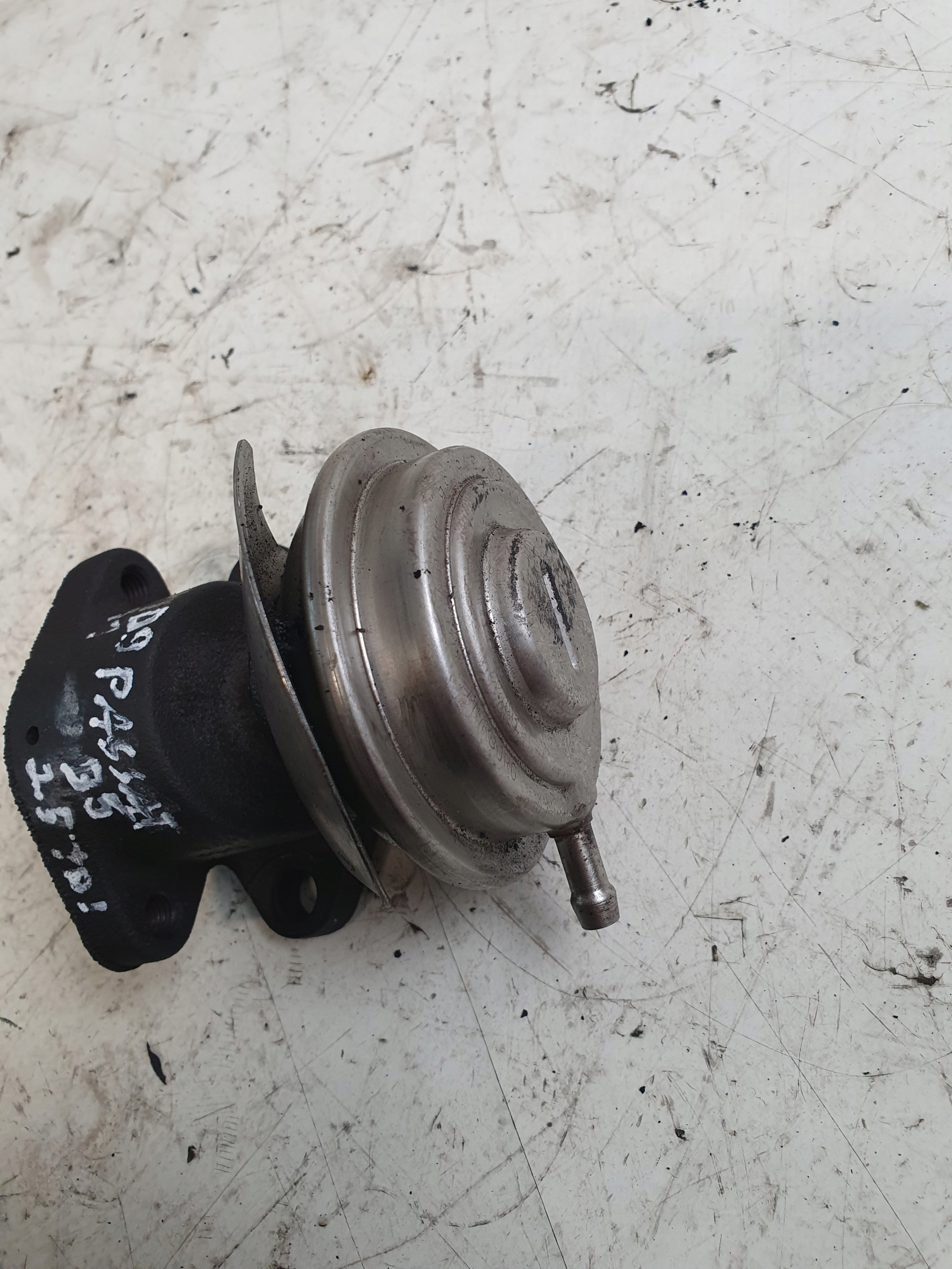EGR valve 2.5TDI VOLKSWAGEN PASSAT B5
