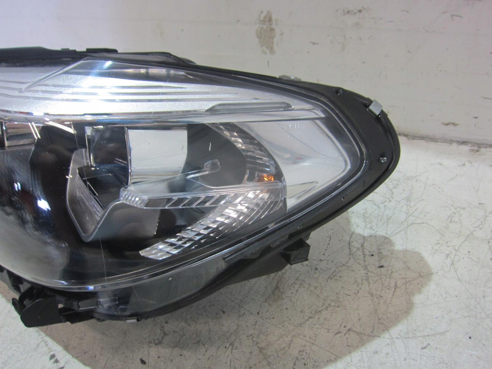 BMW X3 G01 LED USA light front left REFLEKTOR left 63117466127 7466127