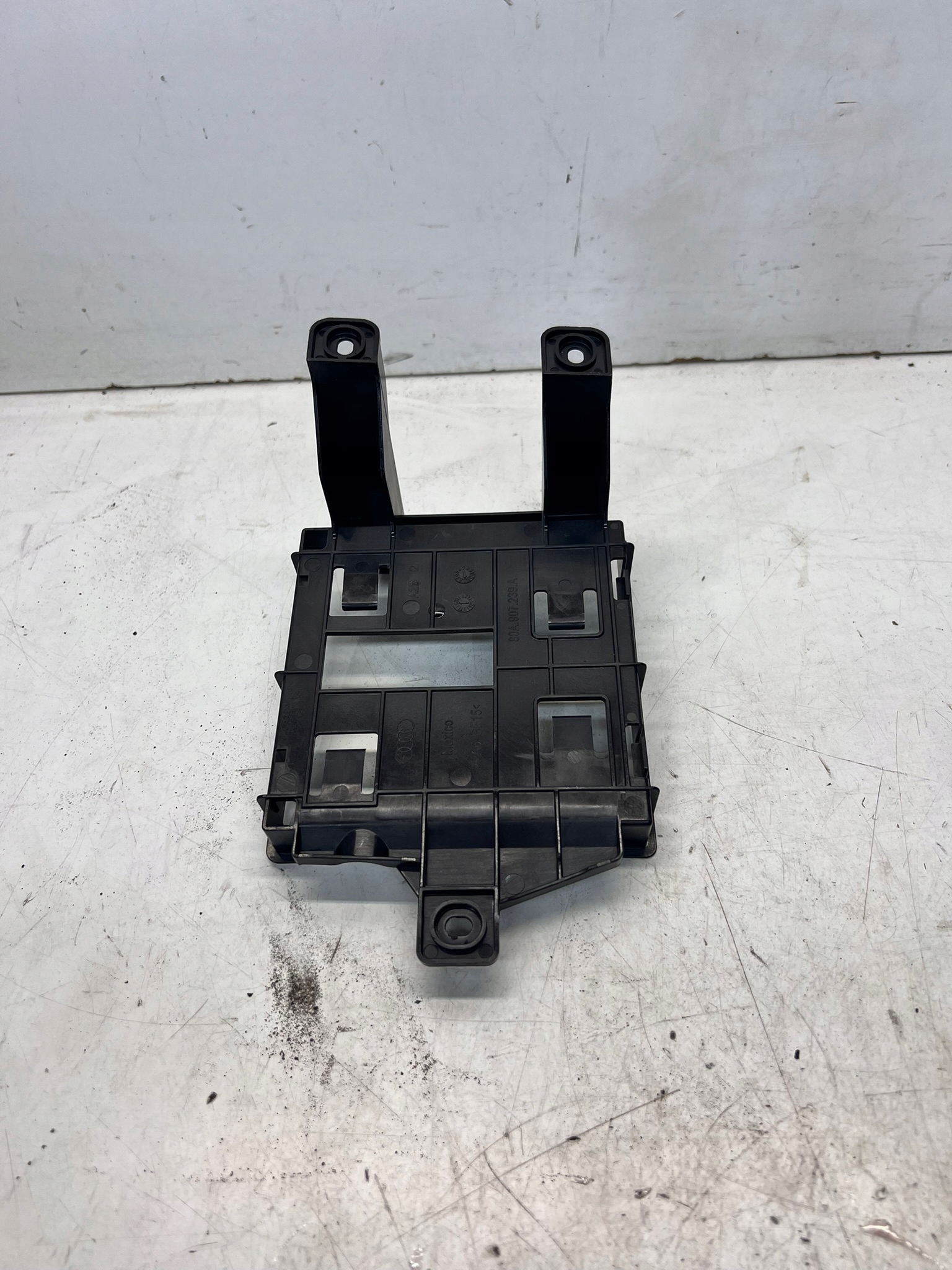 bracket holder STEROWNIKA AUDI Q5 FY 80A907239A