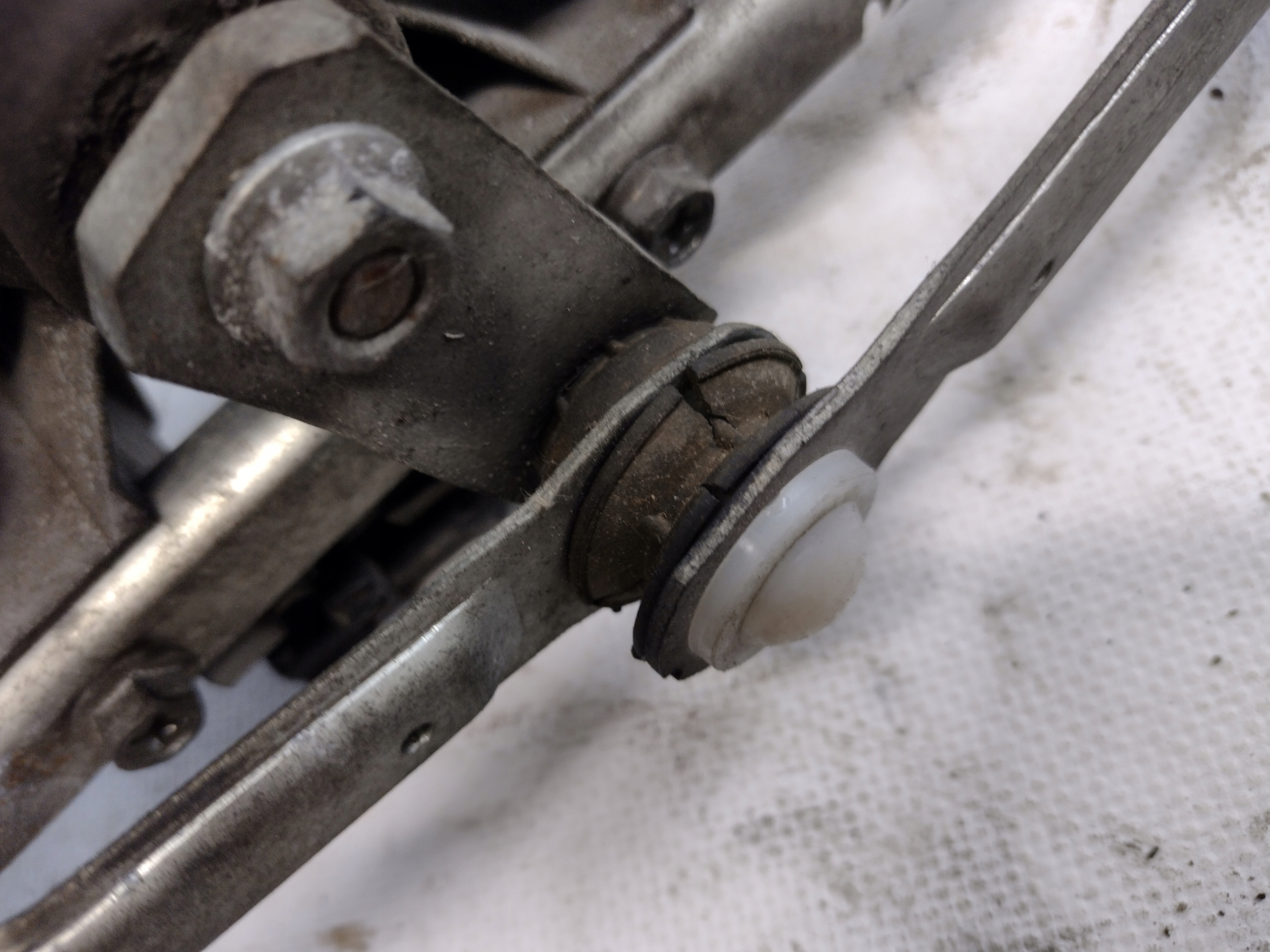 Wischergestänge przednich Opel Vectra C lift HB