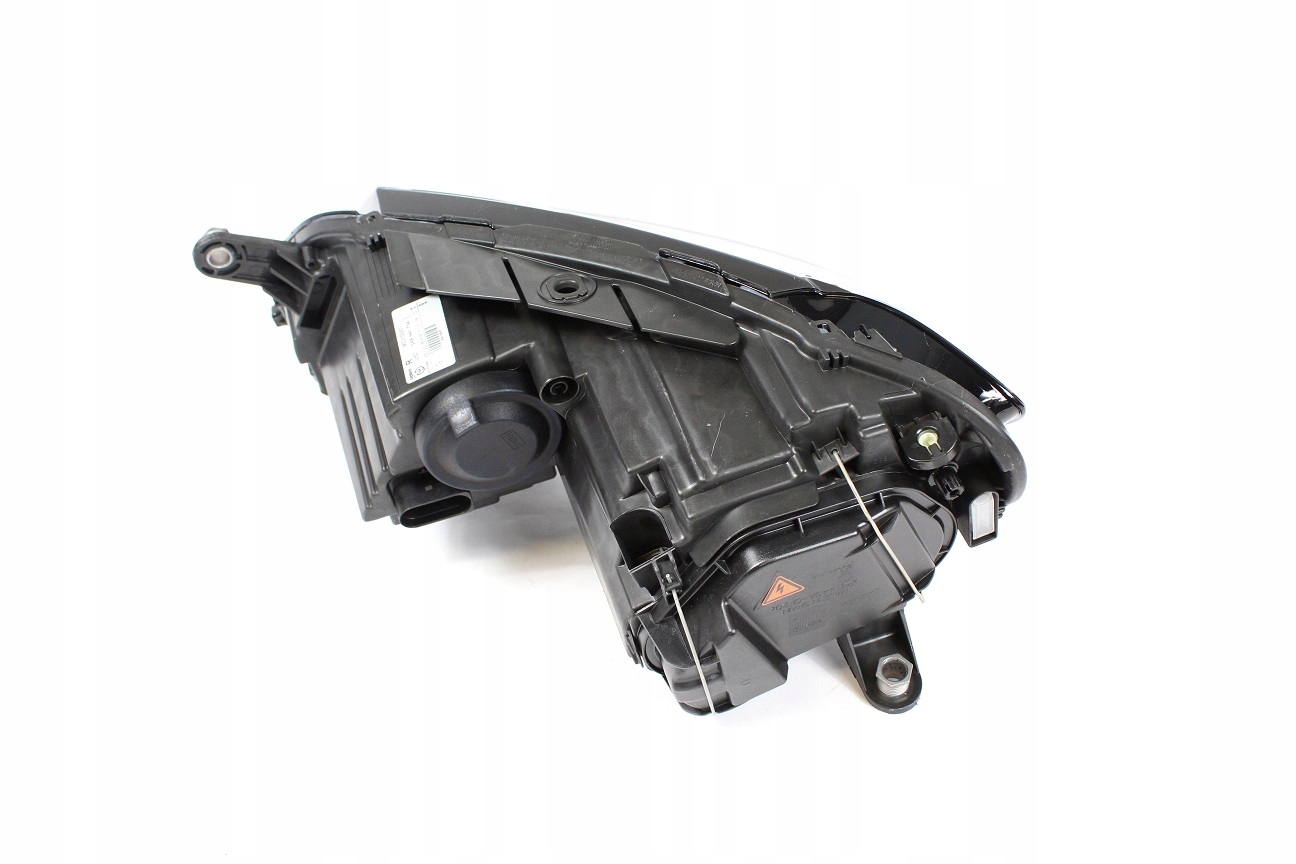 REFLEKTOR VW Pasat B7 prawa ASO Strona zabudowy prawa