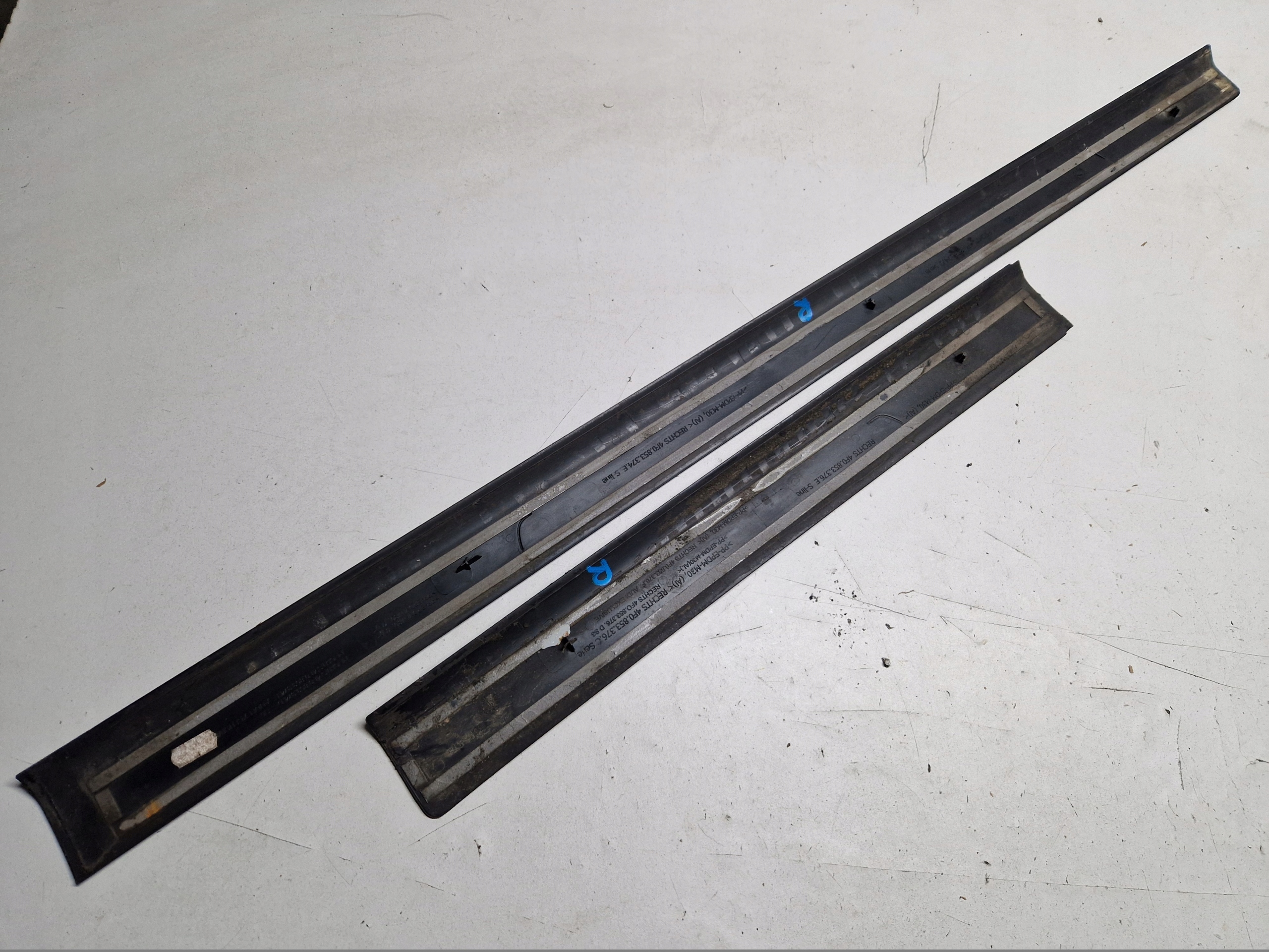 AUDI A6 C6 A6C6 moulding cap of the threshold cover right KOMPLET