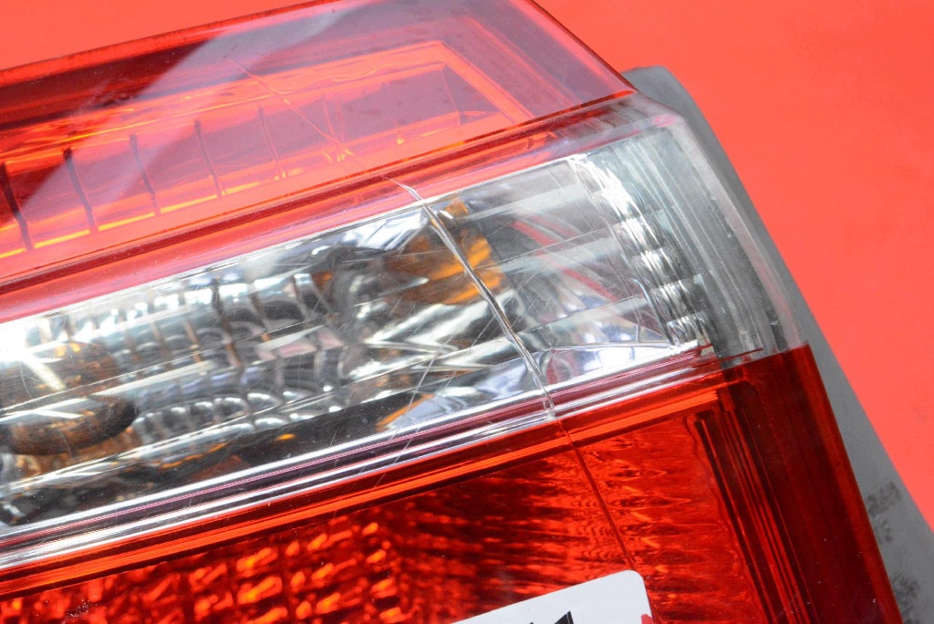 light left rear part rear 81560-02760 TOYOTA COROLLA XI E18 13-16