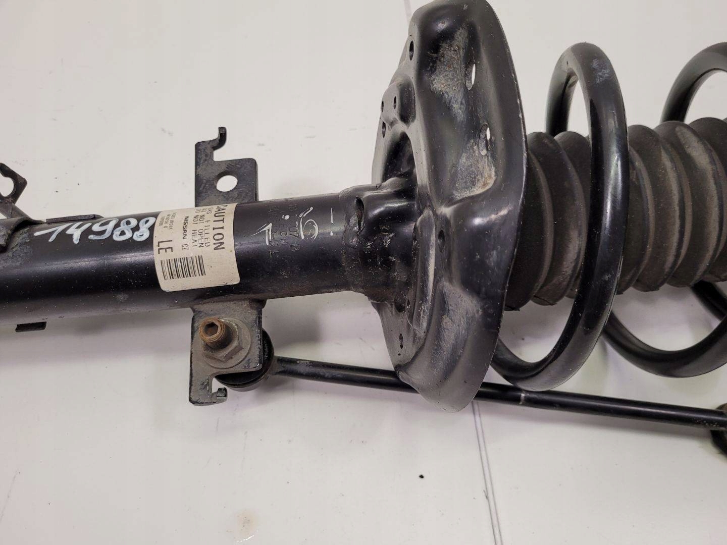 shock absorber front left side Renault Kadjar 2018 54303HV01A