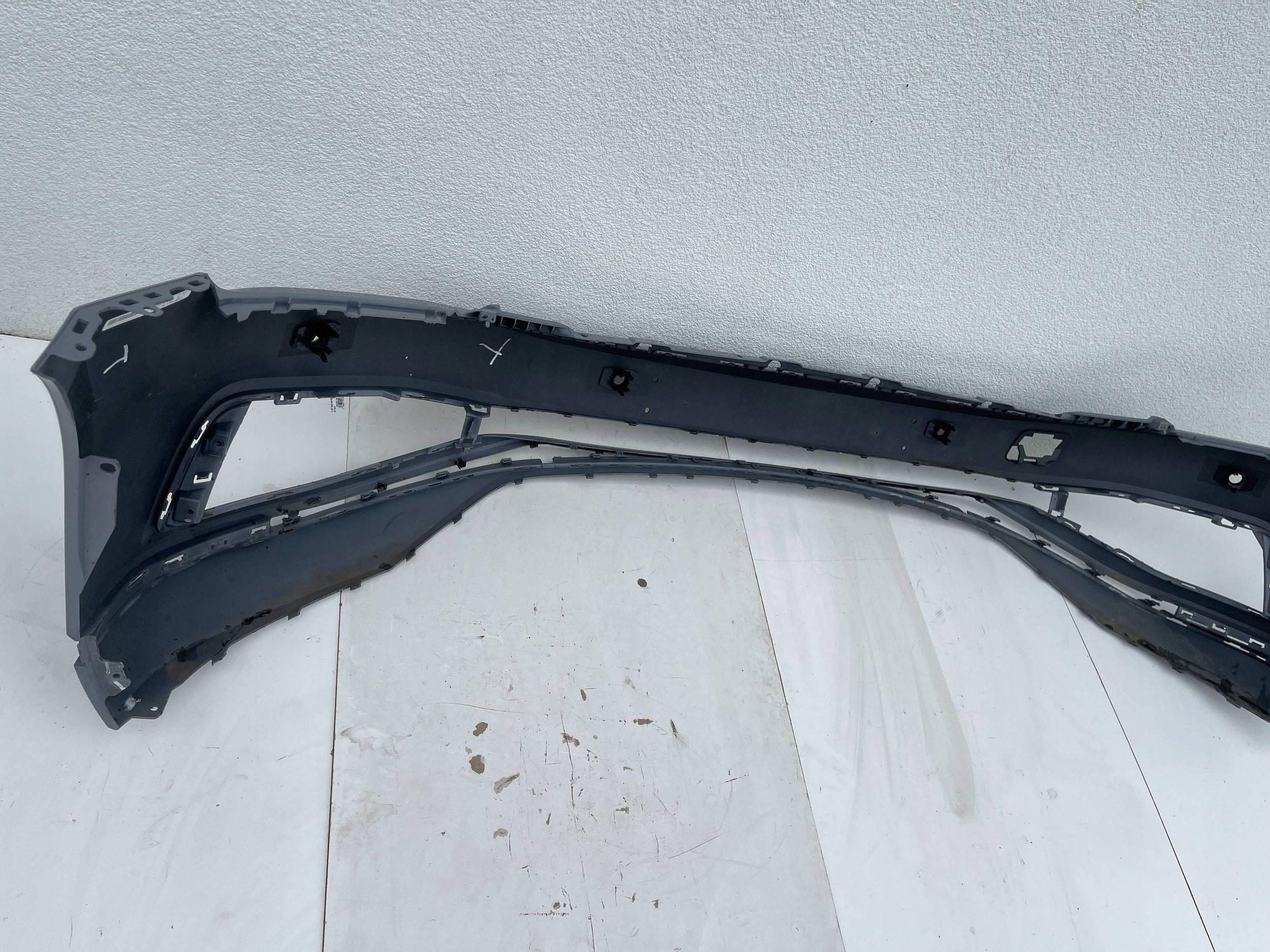 bumper front front Volkswagen PASSAT B8 3G LIFT 19- 4 X PDC