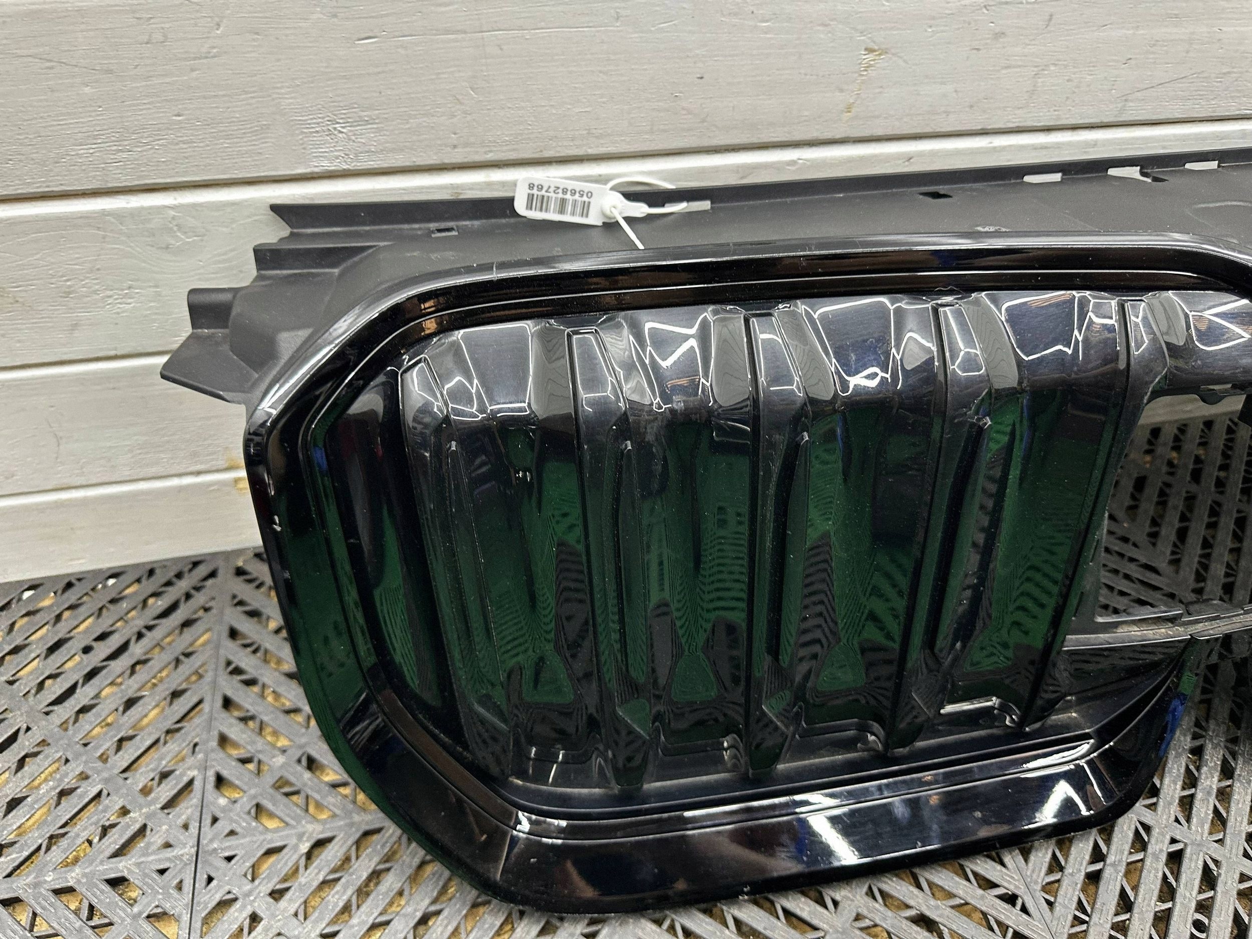 grille radiator (grill) BMW X1 U11 5A0BB86