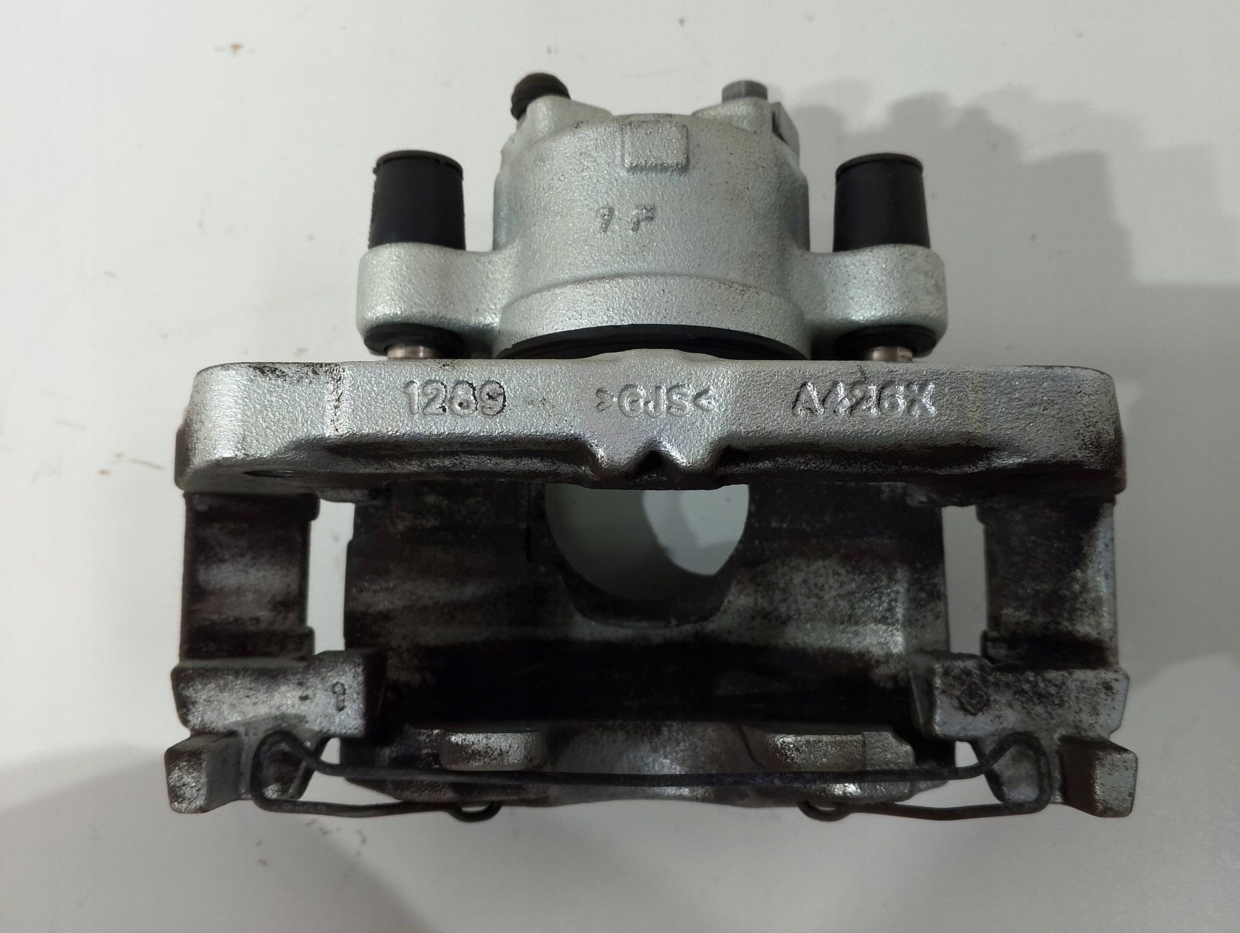 Ford Focus MK4 strmeň predný ľavý 2B294A (B157)