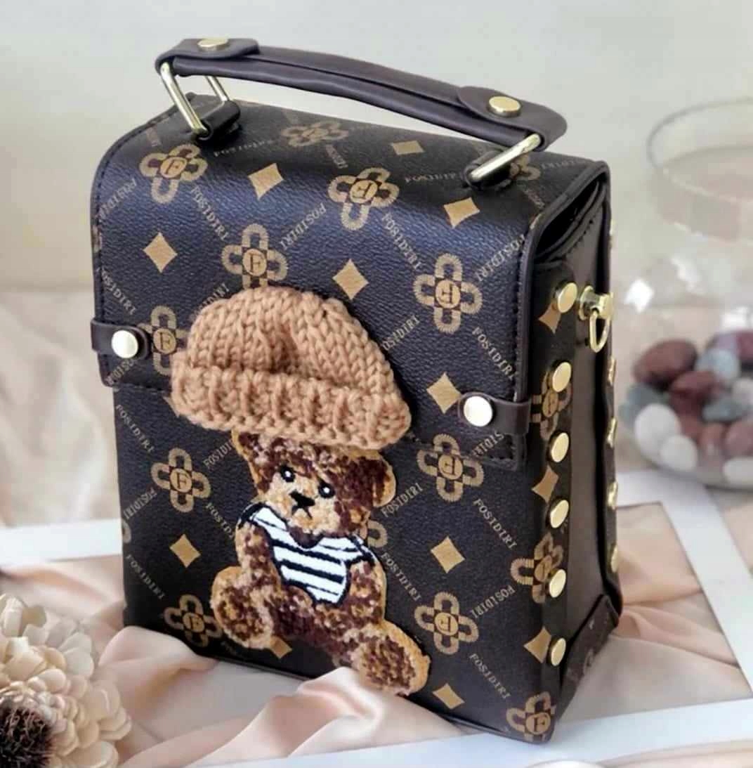 TORBA TOREBKA DAMSKA LISTONOSZKA KUFEREK NA RAMIĘ MAŁA TEDDY BEAR MIŚ KOLOR Kolor dodatkowy złoty