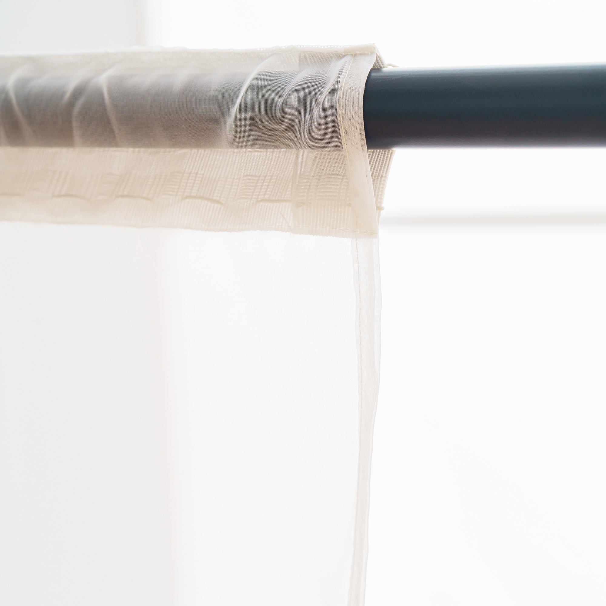 FIRANA GOTOWA NA TAŚMIE 145X250 FIRANY DO SALONU SYPIALNI WOAL BIAŁA Szerokość produktu 145 cm