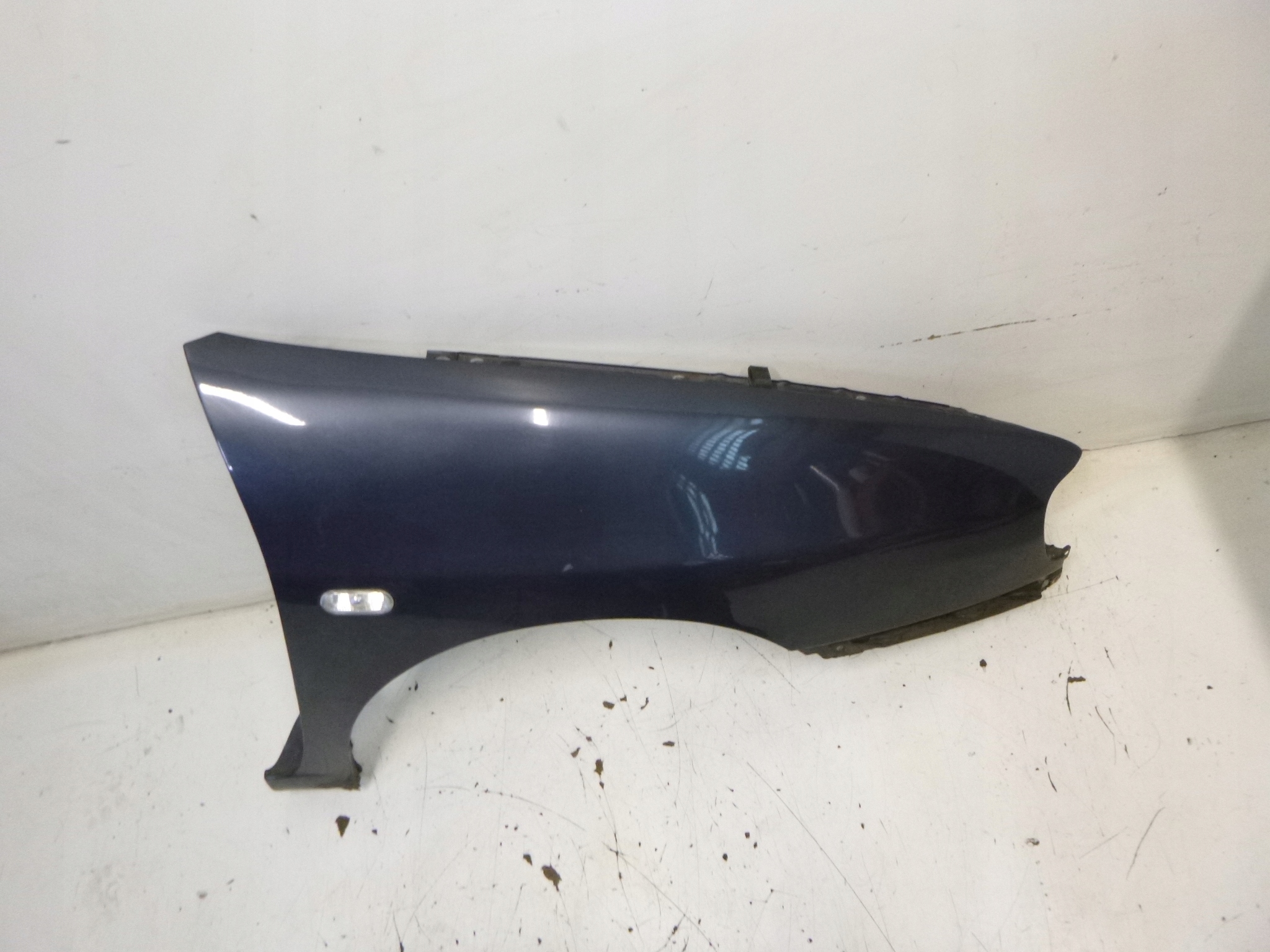 PARAFANGO DESTRA VW POLO 6N LC7V 99R. KOMBI