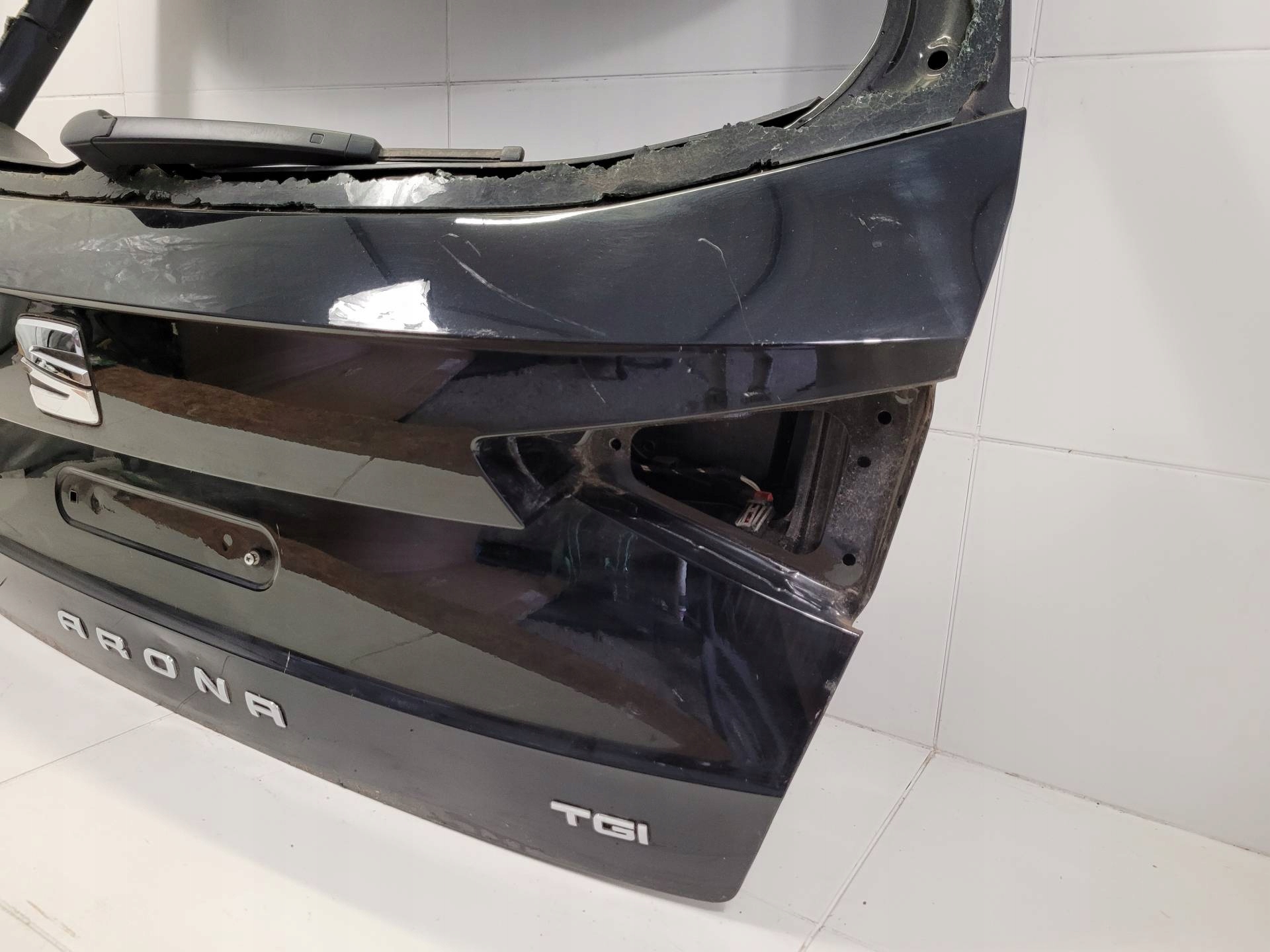 rear trunk door boot SEAT Arona 2020