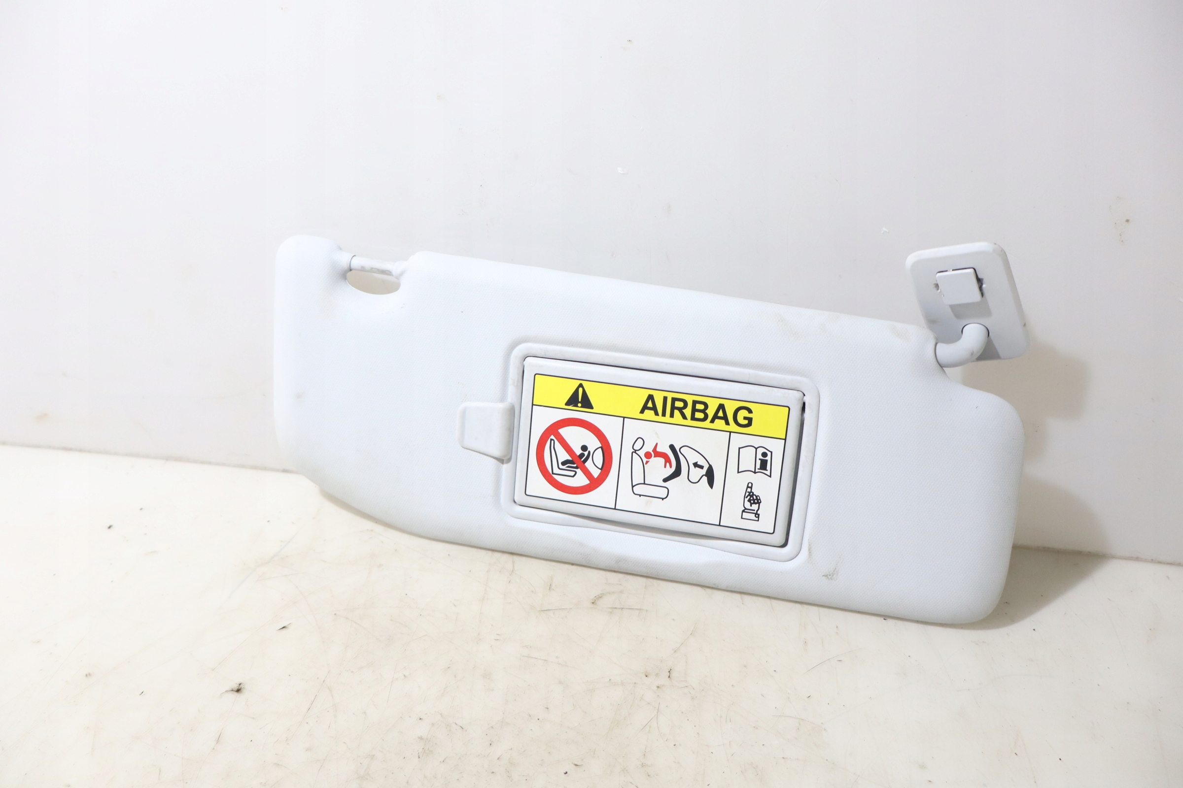 OSŁONA PRZECIWSŁONECZNA PRAWA PEUGEOT 208 I LIFT