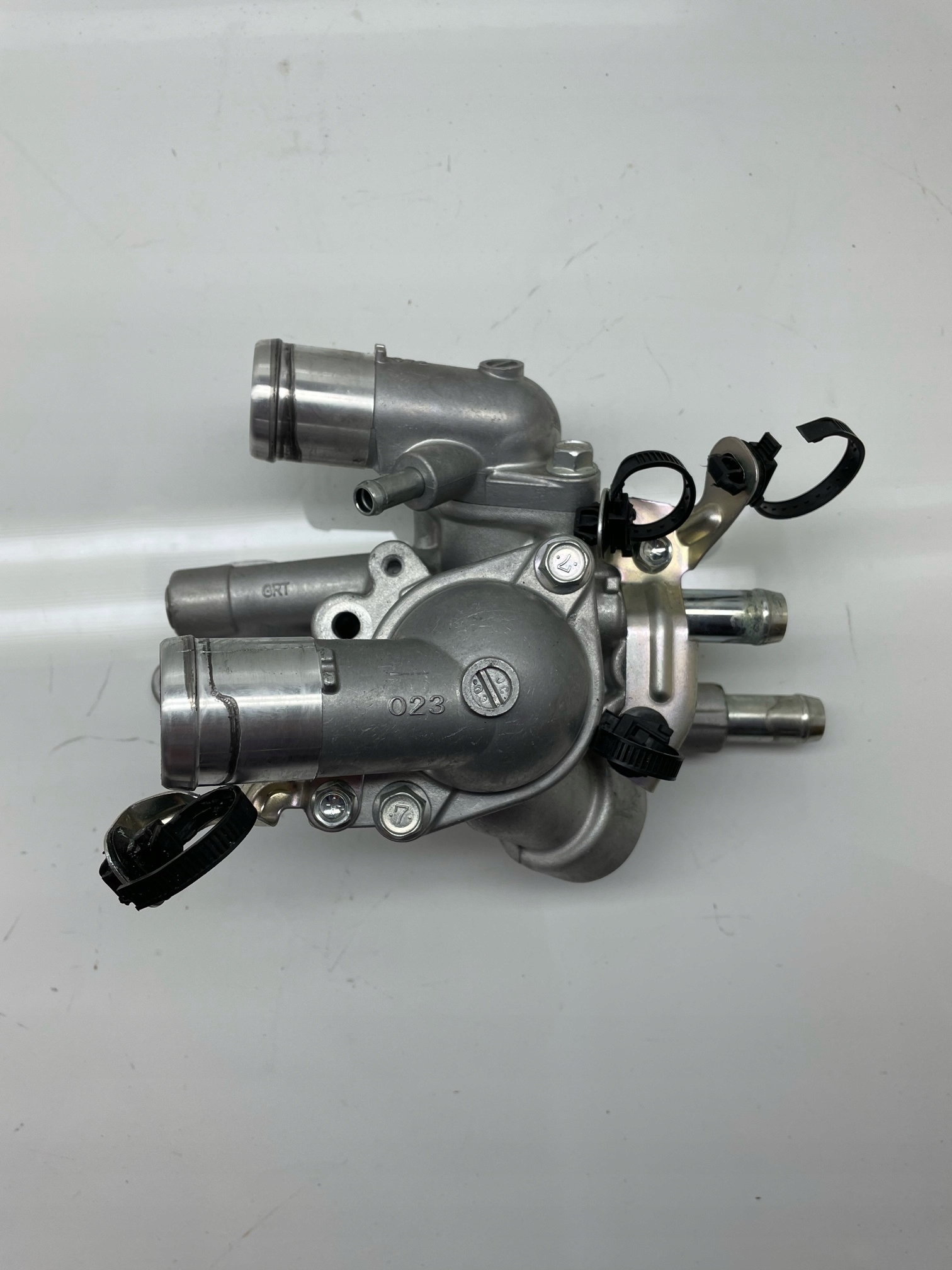 Корпус термостата Outlander III ASX 2.0 1305A358