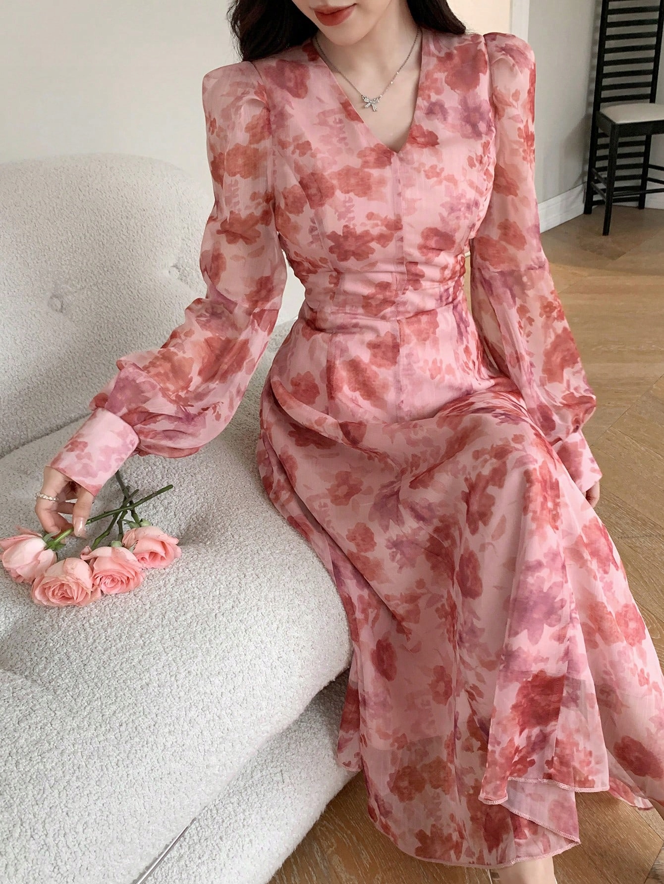 Šaty Šifonová Sukně Růžová MIDI Květinová S Výstřihem Do V Dazy L