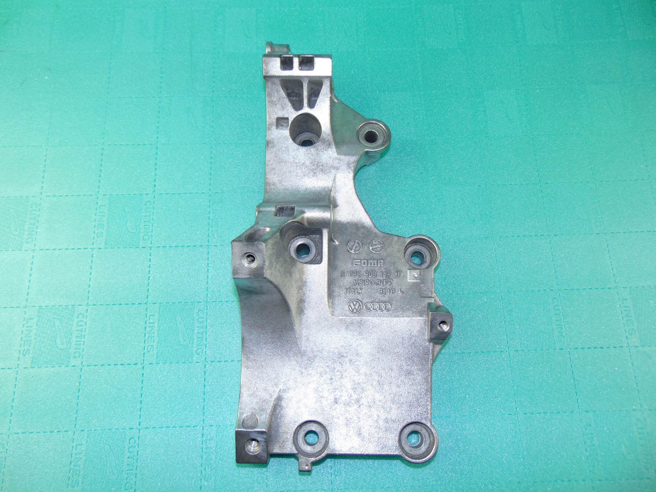 ŁAPA ALTERNATORA 038903143AF A3 8P 1.9TDI 2,0TDI Oryginał!!!