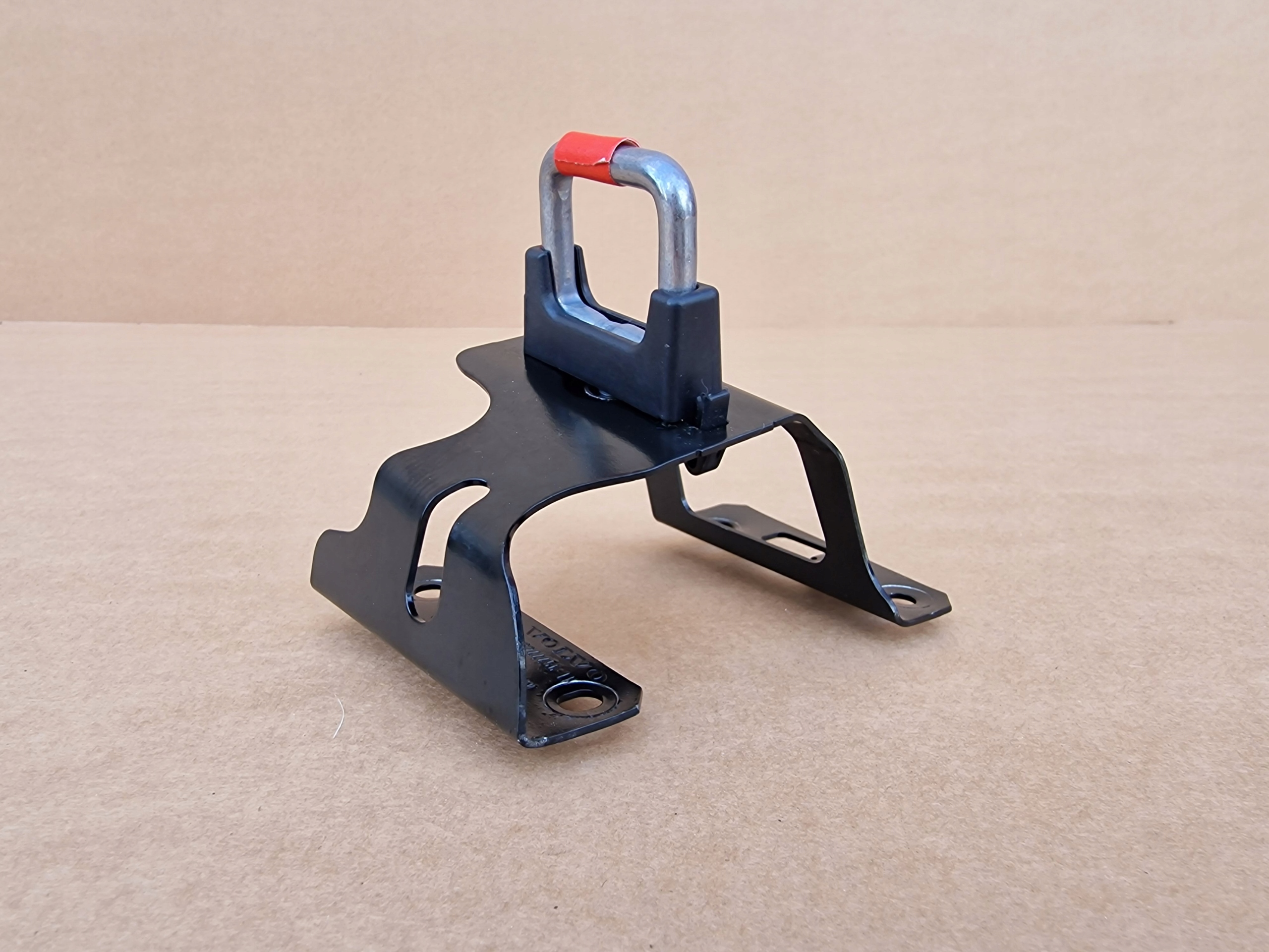 0425 32244456 - Левый болт капота Volvo C40 2022-