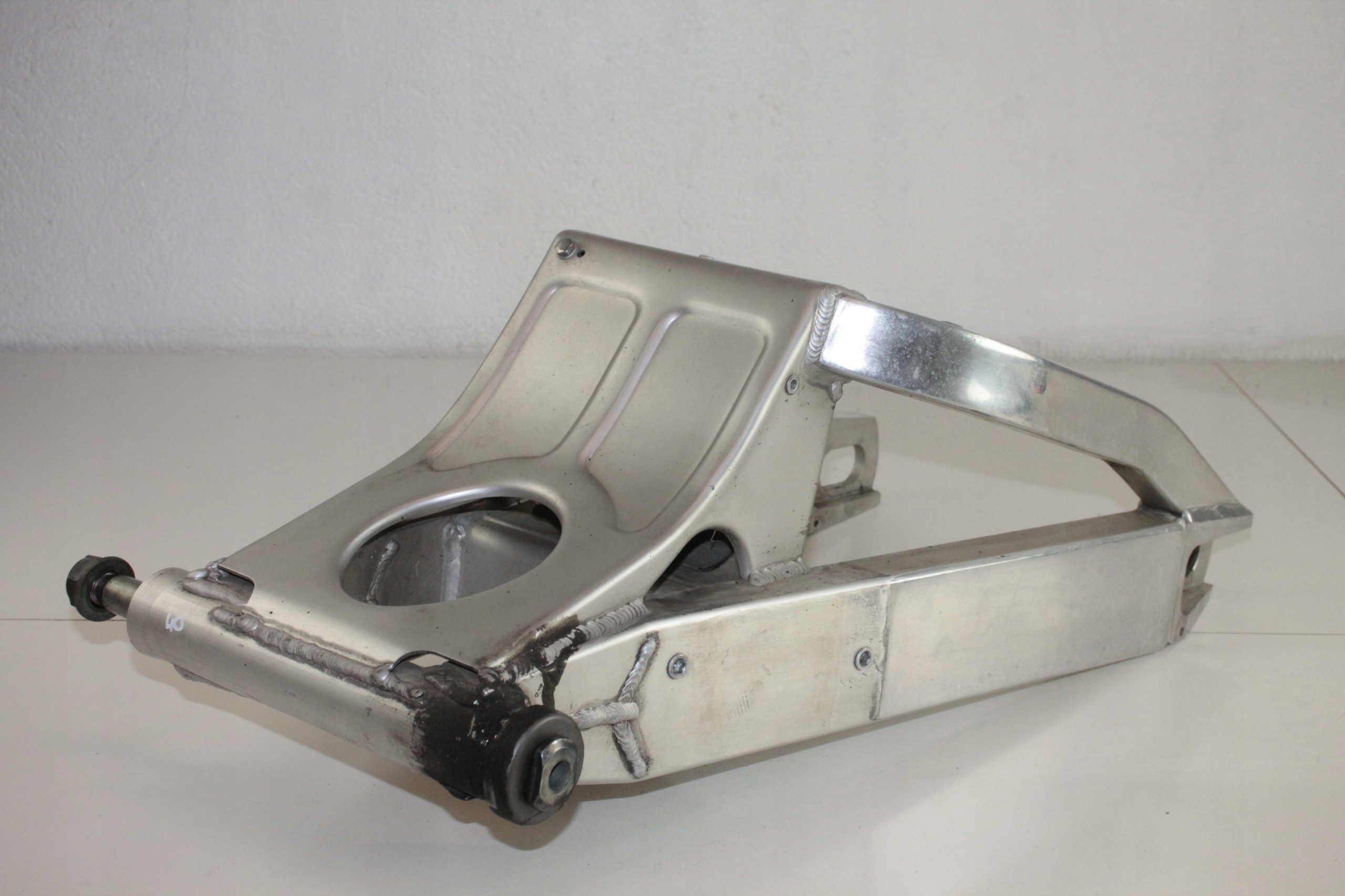 YAMAHA R6 RJ01 RJ03 98-02 WAHACZ TYŁ OŚKA