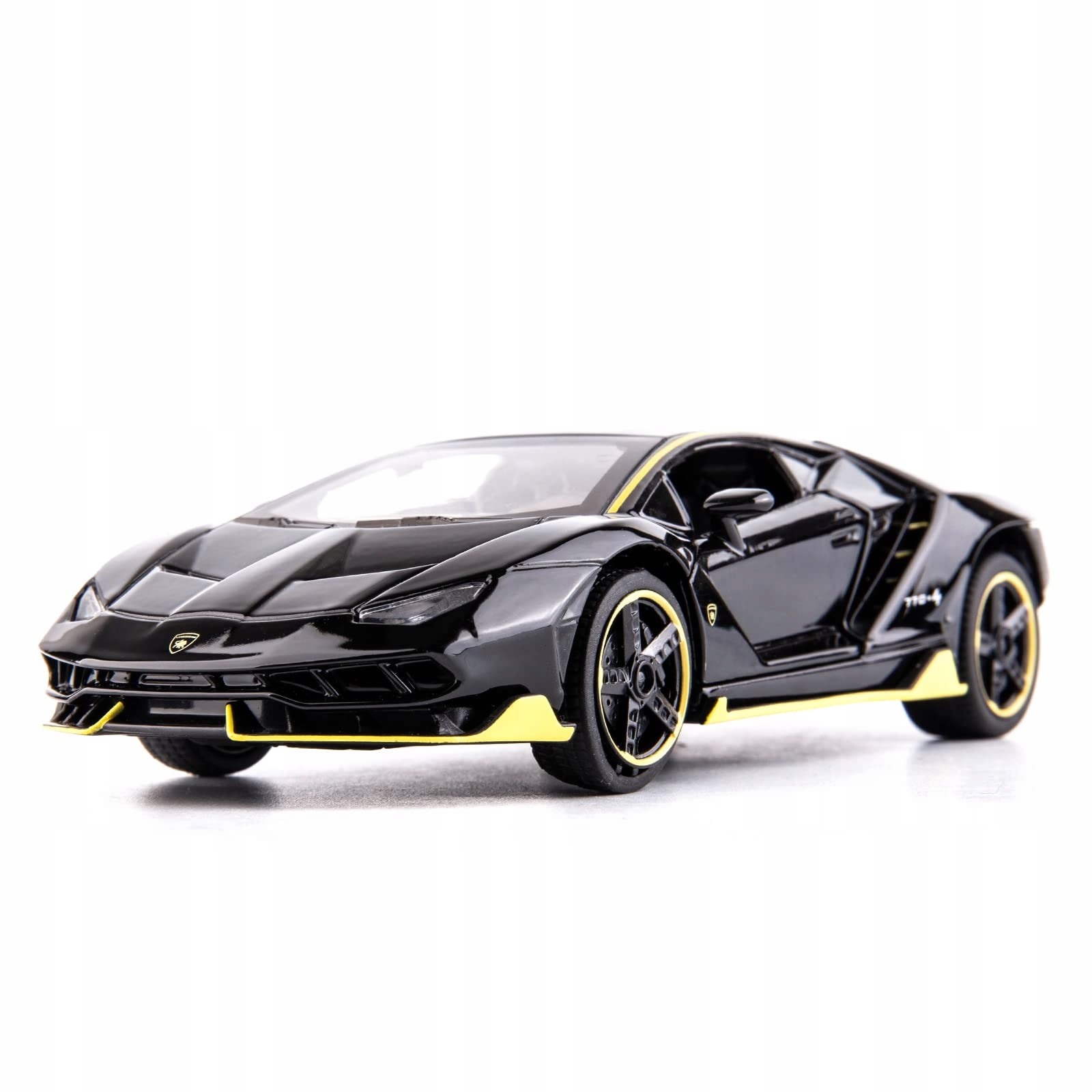 Lamborghini LP770 v měřítku 1:32 Model s pohonem Pull Back Černý se Žlutými W