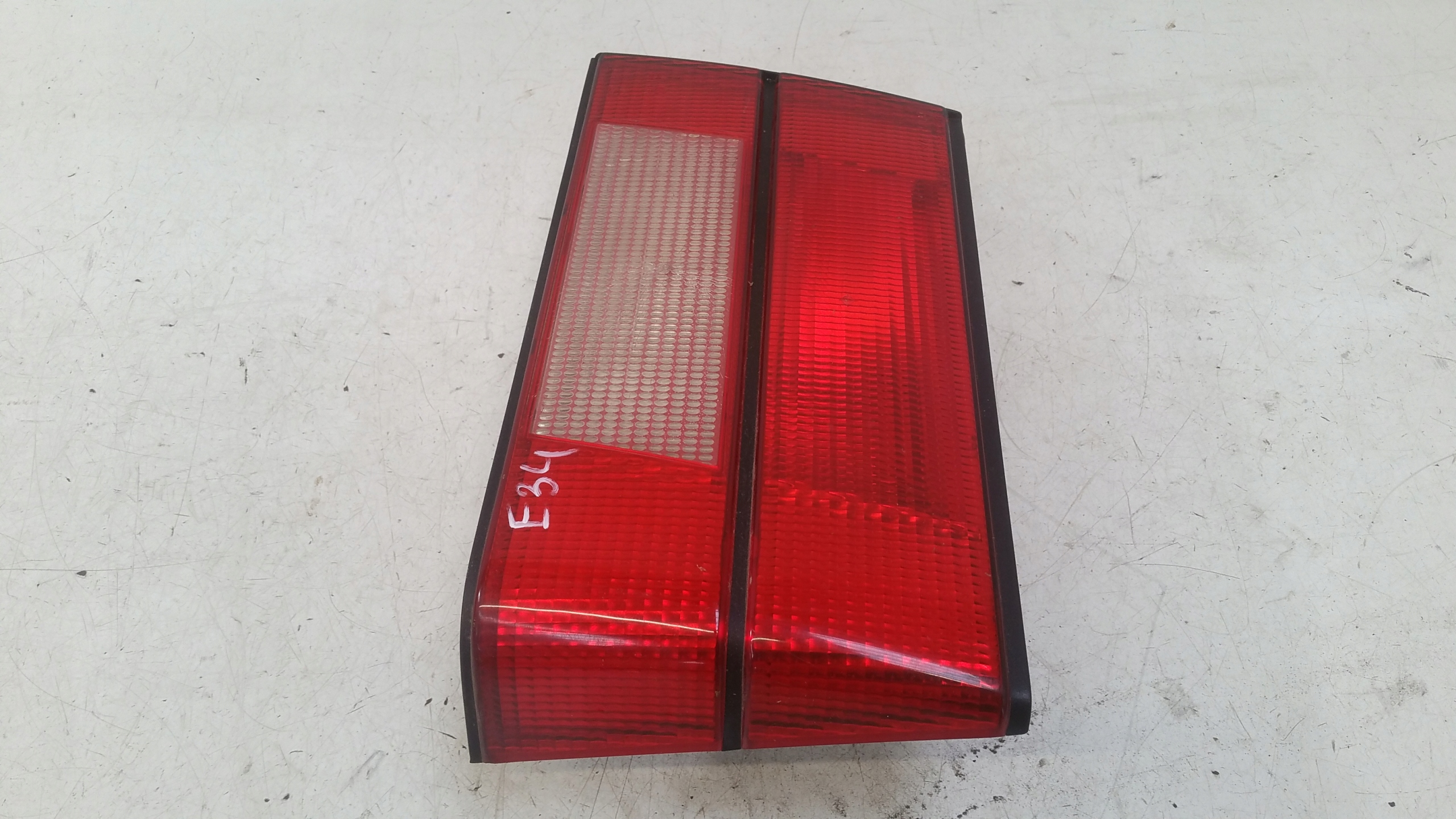 light to the bonnet right rear part 83515620 BMW E34