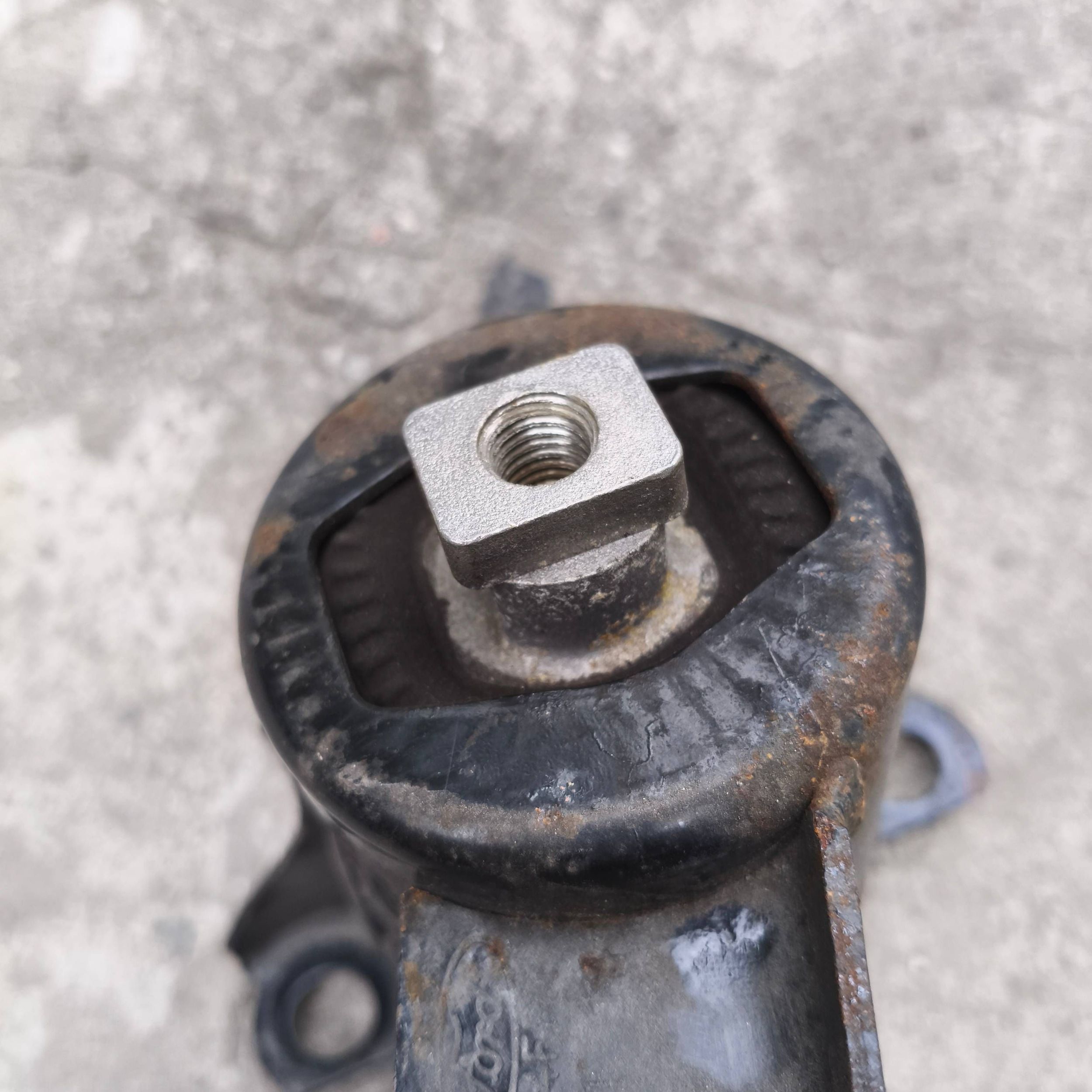 holder engine mount Ford Fiesta MK7 LIFT 1.0 2014