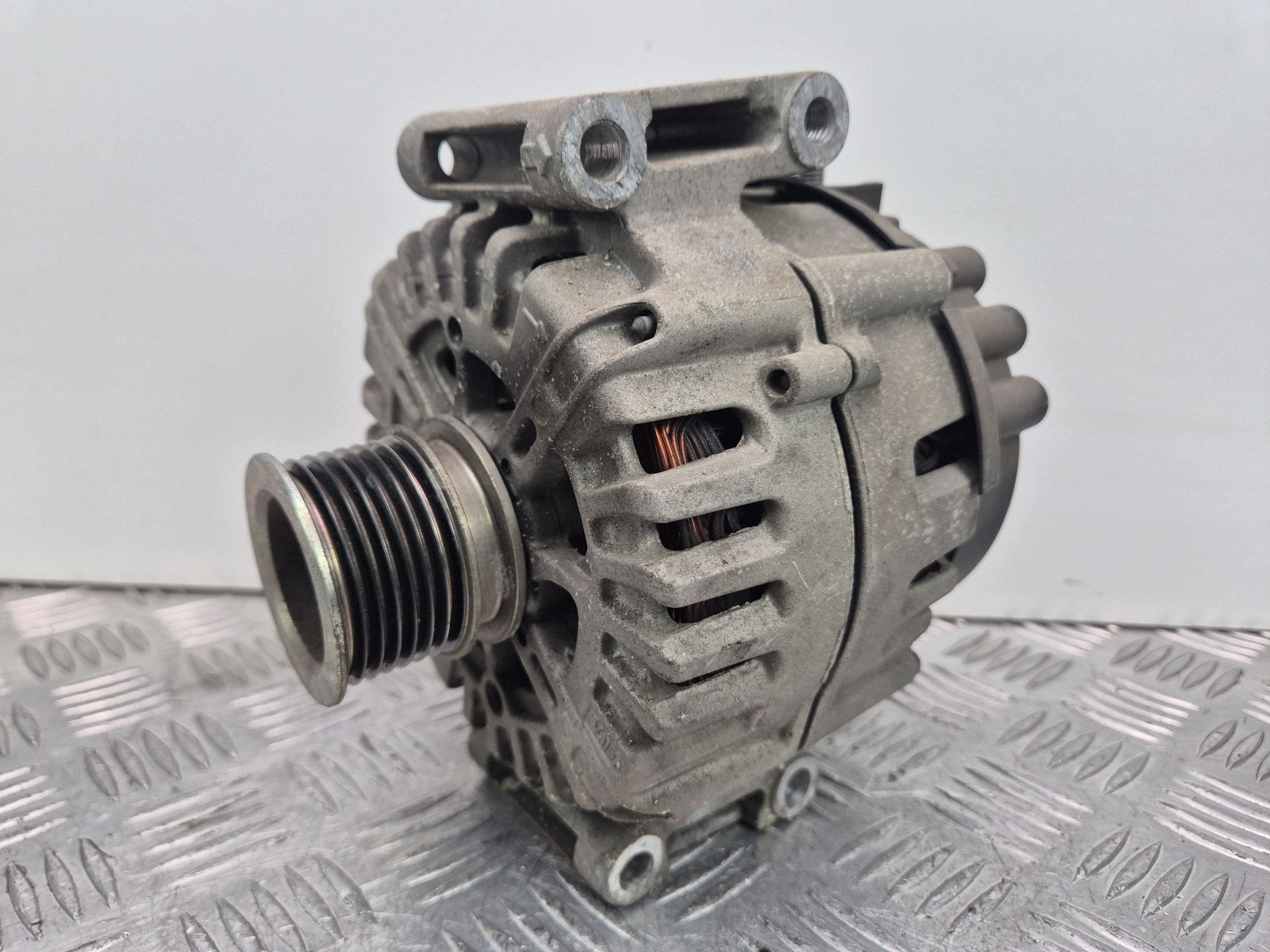 Mercedes E350 CDI W212 alternator OM642852 A0009067400