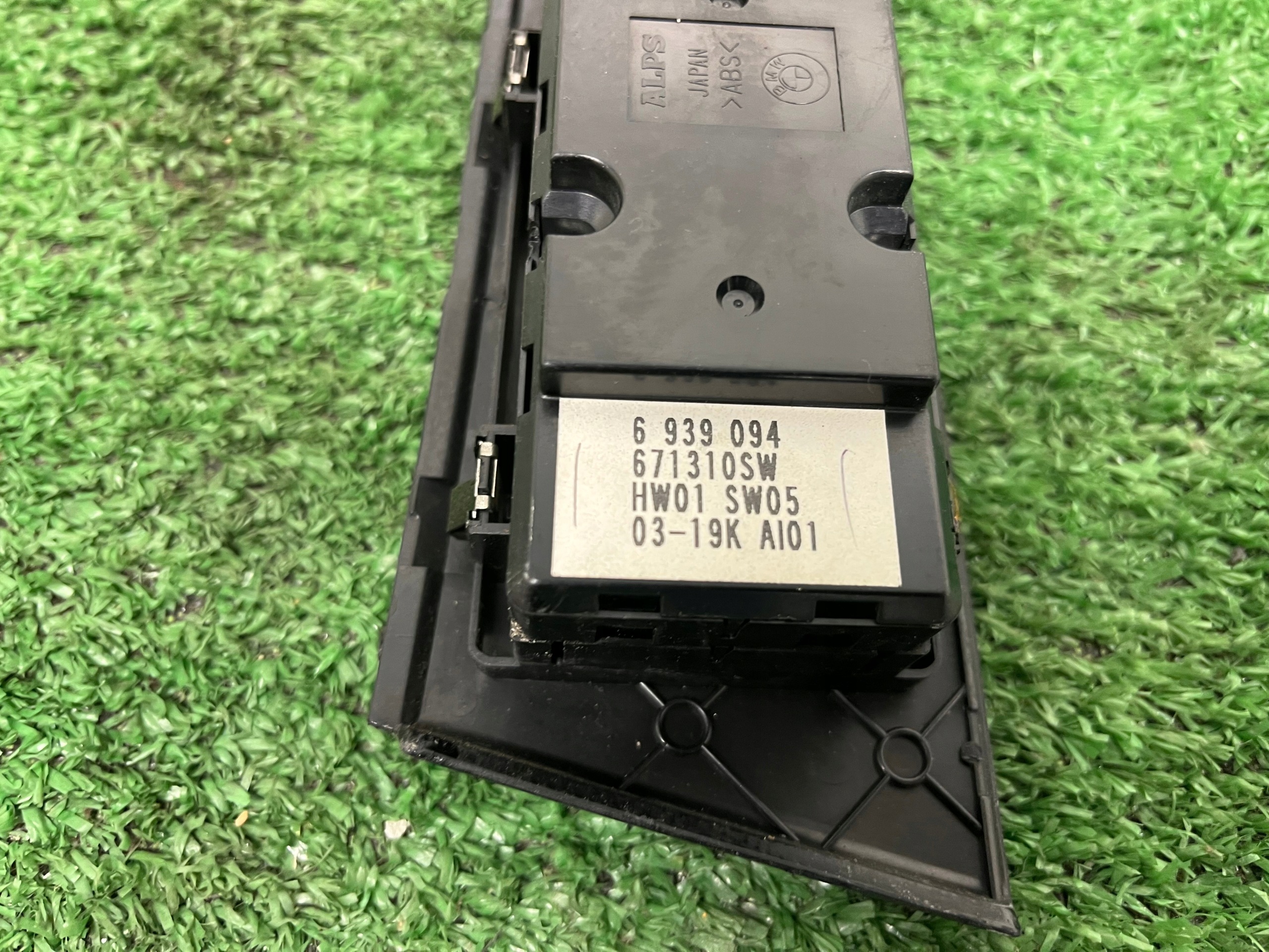 control panel of the window driver´s BMW E60 6939094