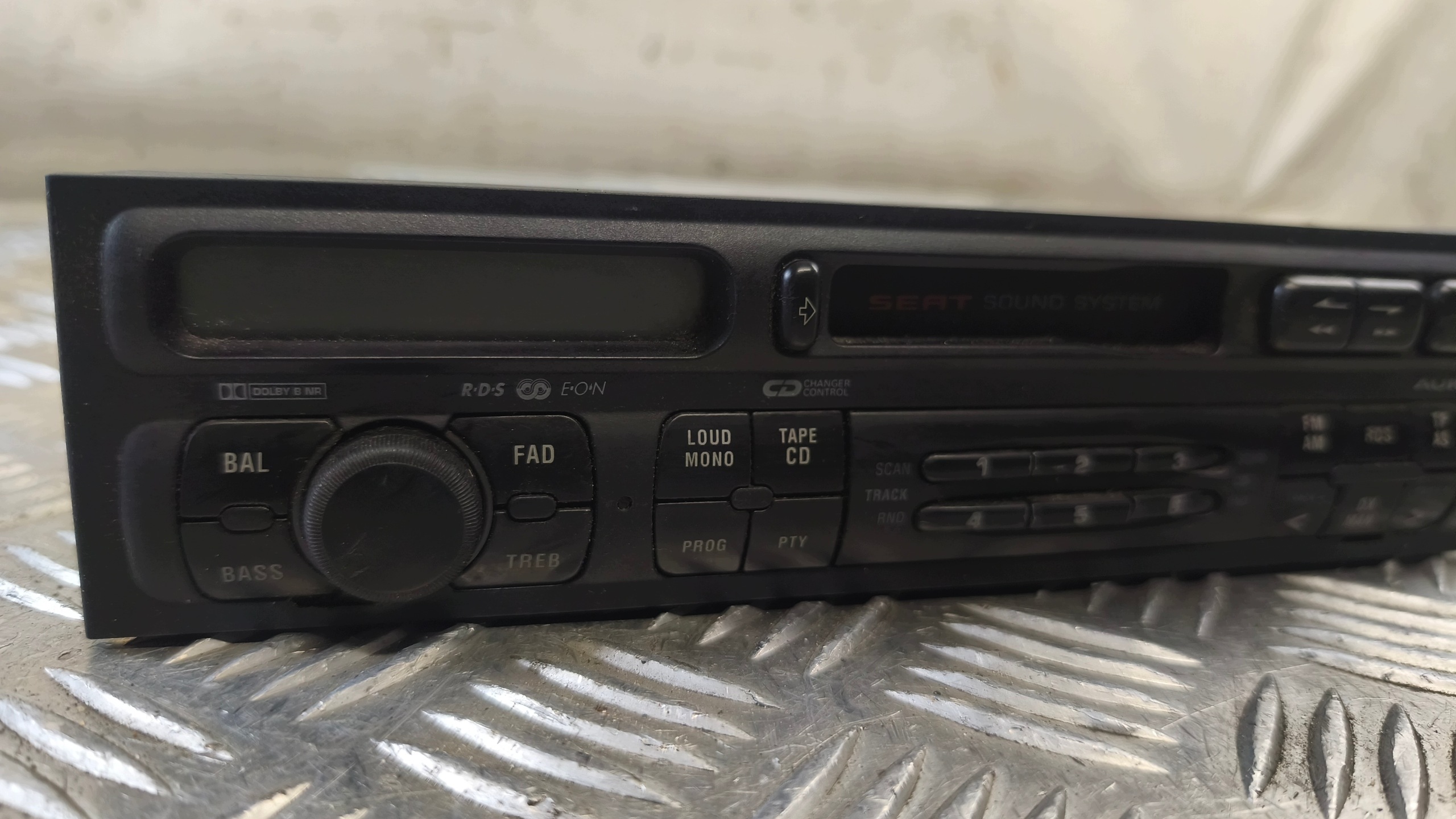 RADIO SEAT LEON and 2001r 1M0035186F