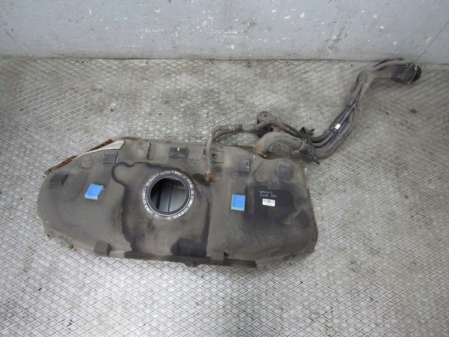 STONIC 1.0 T-GDI 21R BAK ZBIORNIK PALIWA WLEW RURA