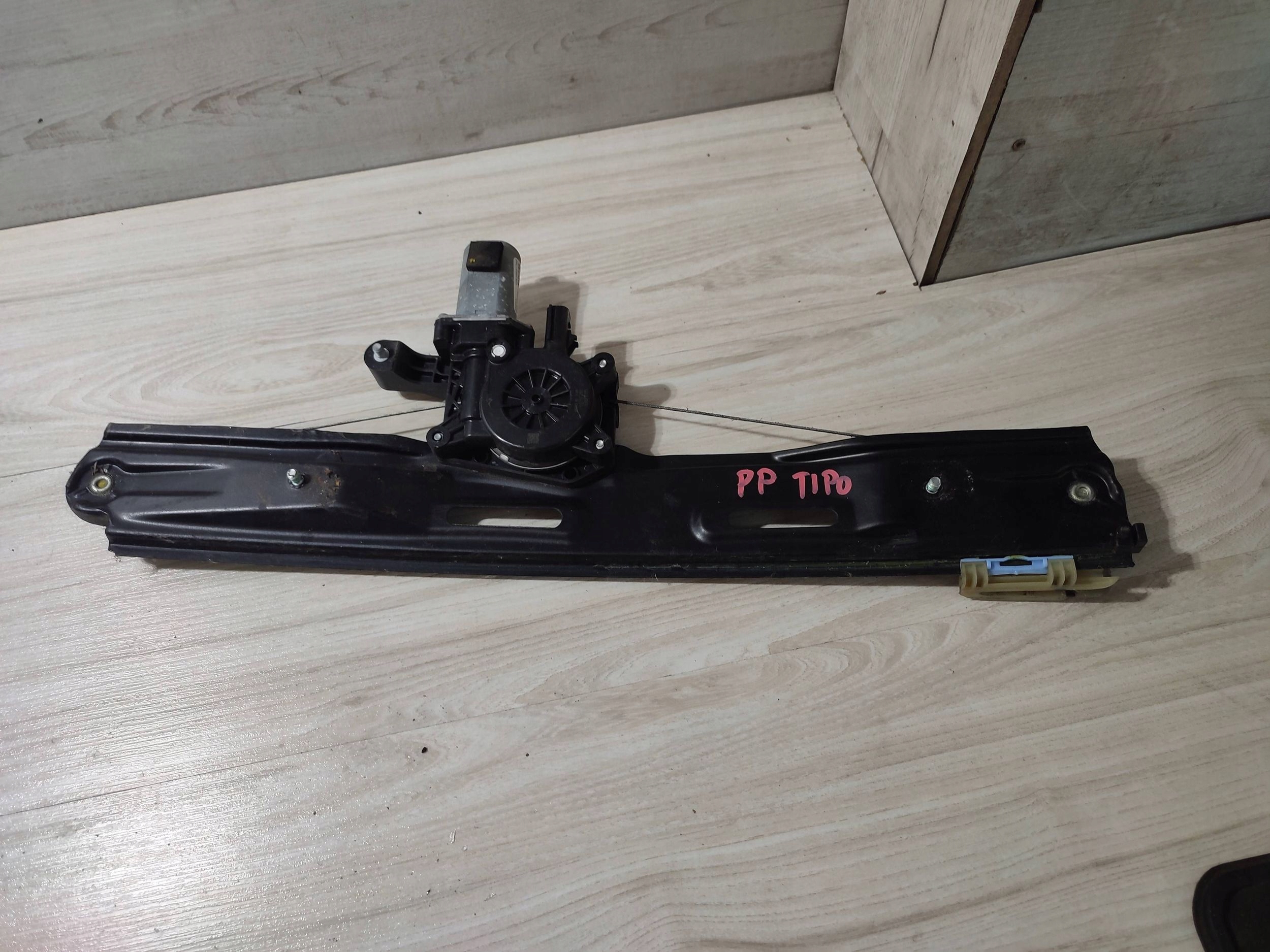 Fiat Tipo 2018 front right window regulator door przednich