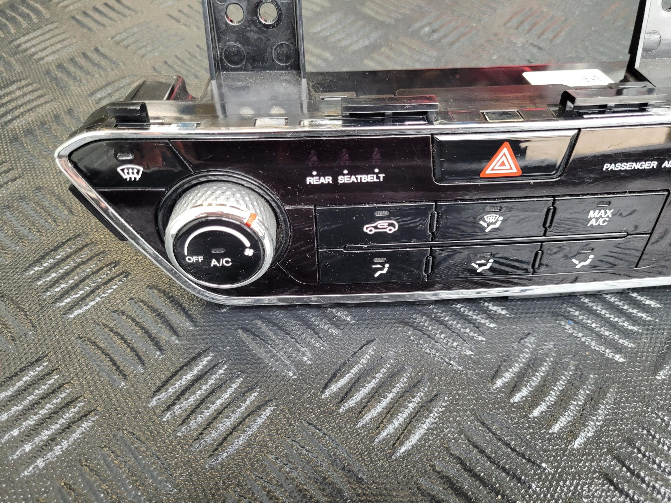 68710-37020LAX Unite commande clima SSANGYONG KORANDO IV 4 C300 1.6 D e-XDi