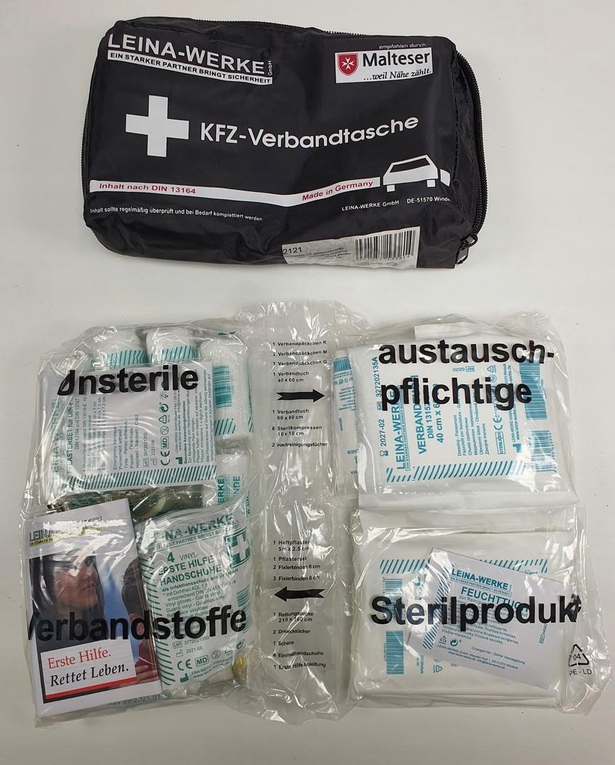 APTECZKA PIERWSZEJ POMOCY UNIWERSALNA Producent wyrobu medycznego leina