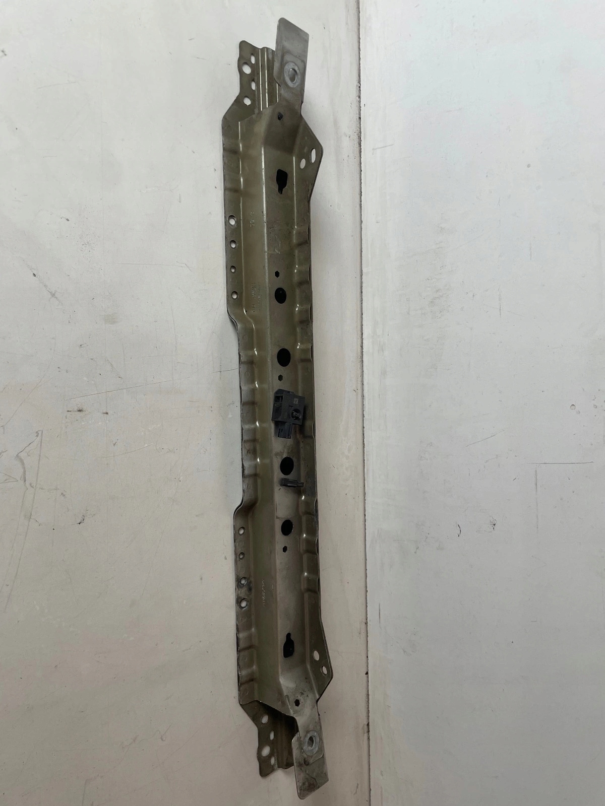 support panel for radiators pillar upper Opel Astra IV J