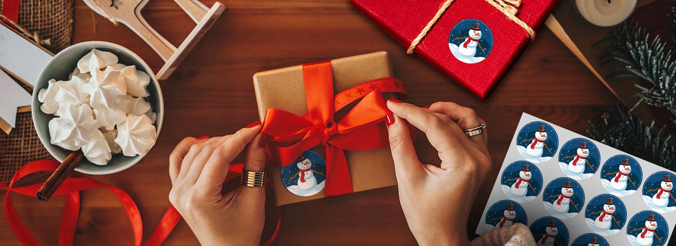 NAKLEJKI ŚWIĄTECZNE WESOŁYCH ŚWIĄT OZDOBNE NA PREZENTY ŚWIĘTA ZESTAW 24 SZT Stan opakowania oryginalne