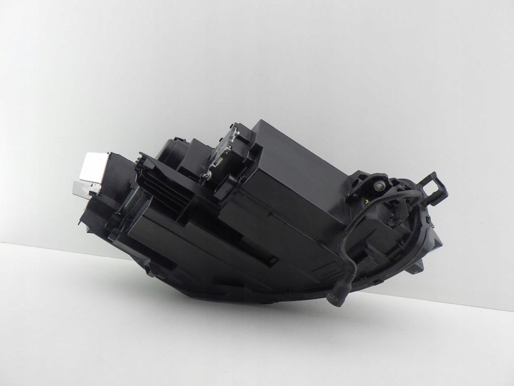 VW PASSAT B9 FULL LED 3J1941005 light left front