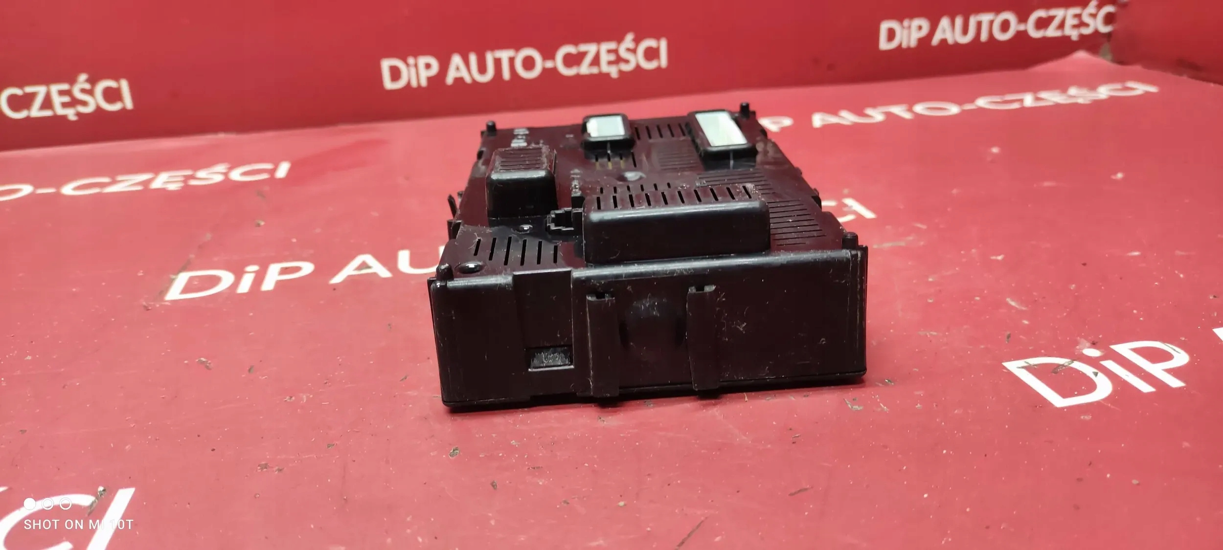 U491 Nissan Note 284B2EM02E Moduł sterownik BCM Marka Nissan